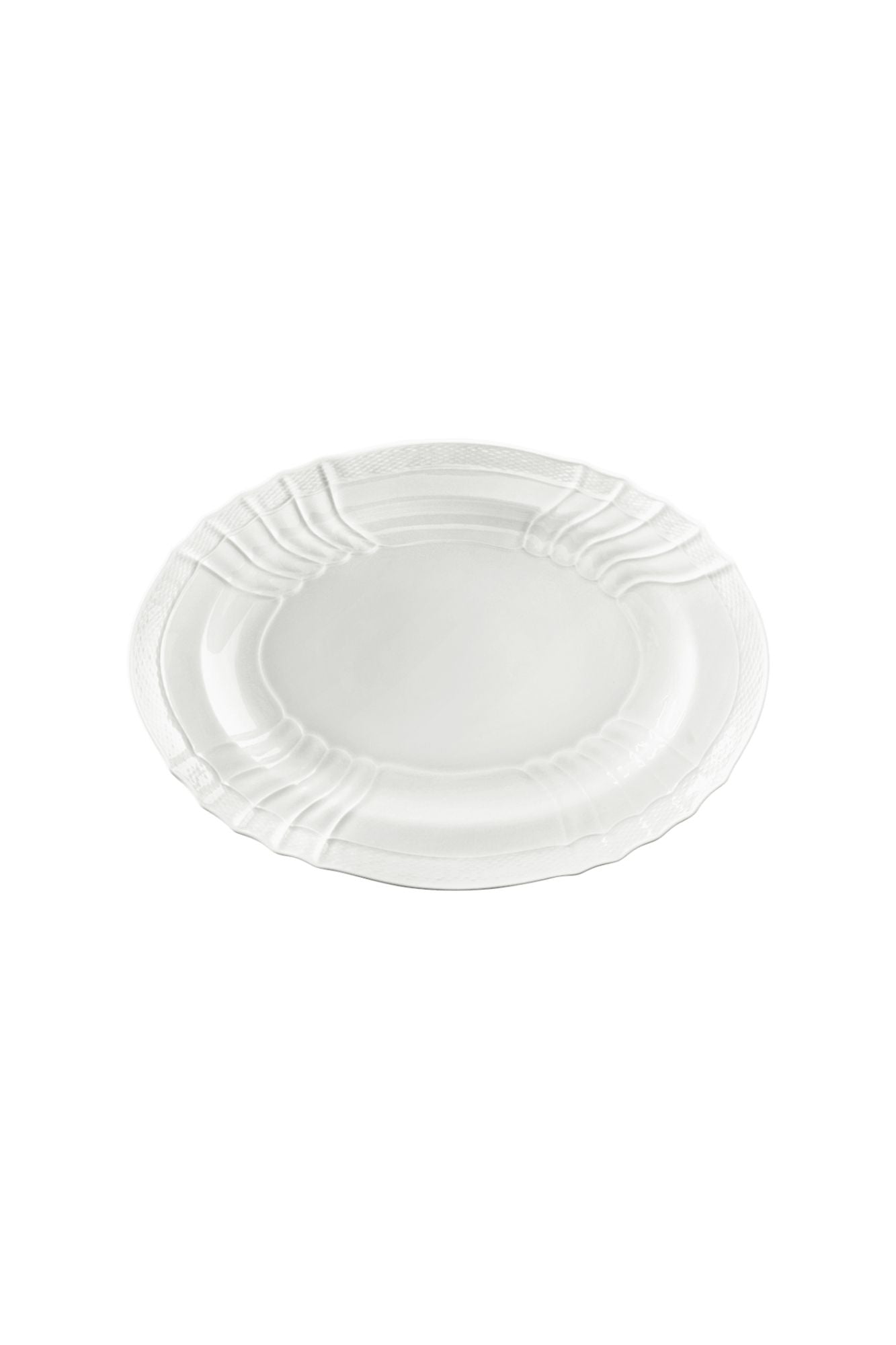 A magical art by the Master Craftsmen of the Doccia Manufactory, who in 1740 created a noble line, immune to changing trends. Illuminate your tables with a pure, white radiance.