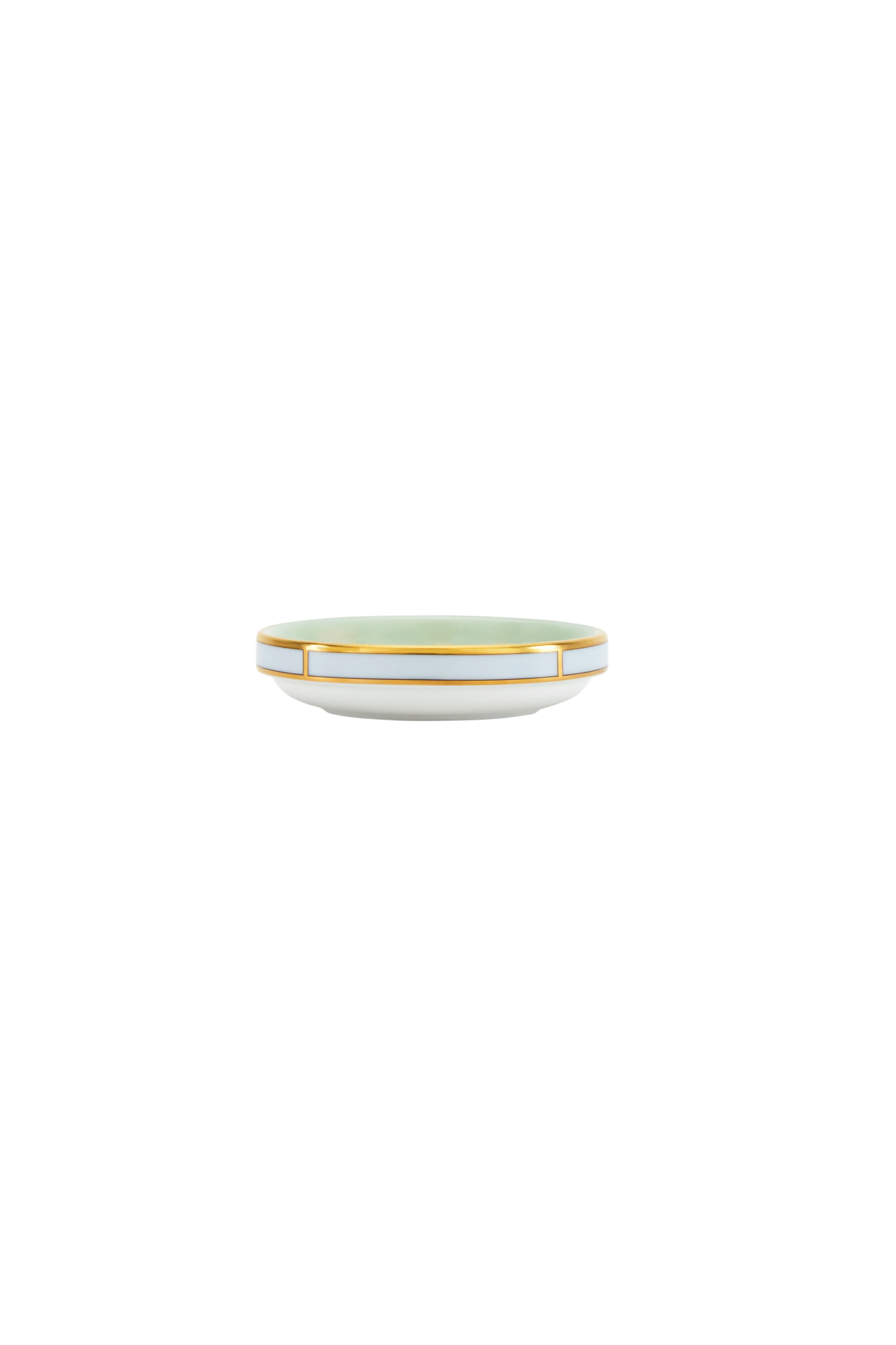 Ginori’s collection, Diva, is an homage to the vibrant energy of 1950s design, the glamour of the era's silver screen divas, and the timelessness that is Italian coffee culture. Four unexpected pastel colors feature in the collection: Celeste, Giallo, Rosa and Verde, all enhanced by gold detailing that accentuates the understated forms.