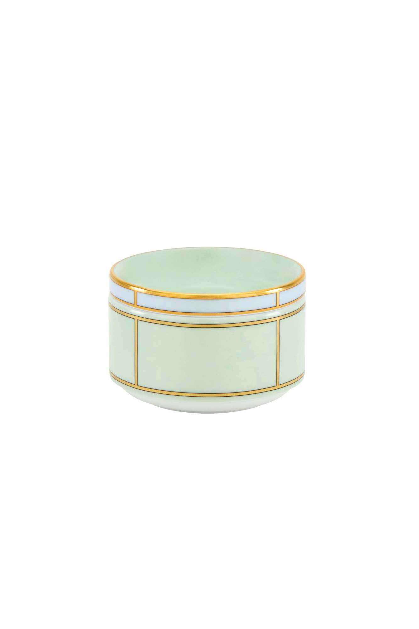 Ginori’s collection, Diva, is an homage to the vibrant energy of 1950s design, the glamour of the era's silver screen divas, and the timelessness that is Italian coffee culture. Four unexpected pastel colors feature in the collection: Celeste, Giallo, Rosa and Verde, all enhanced by gold detailing that accentuates the understated forms.