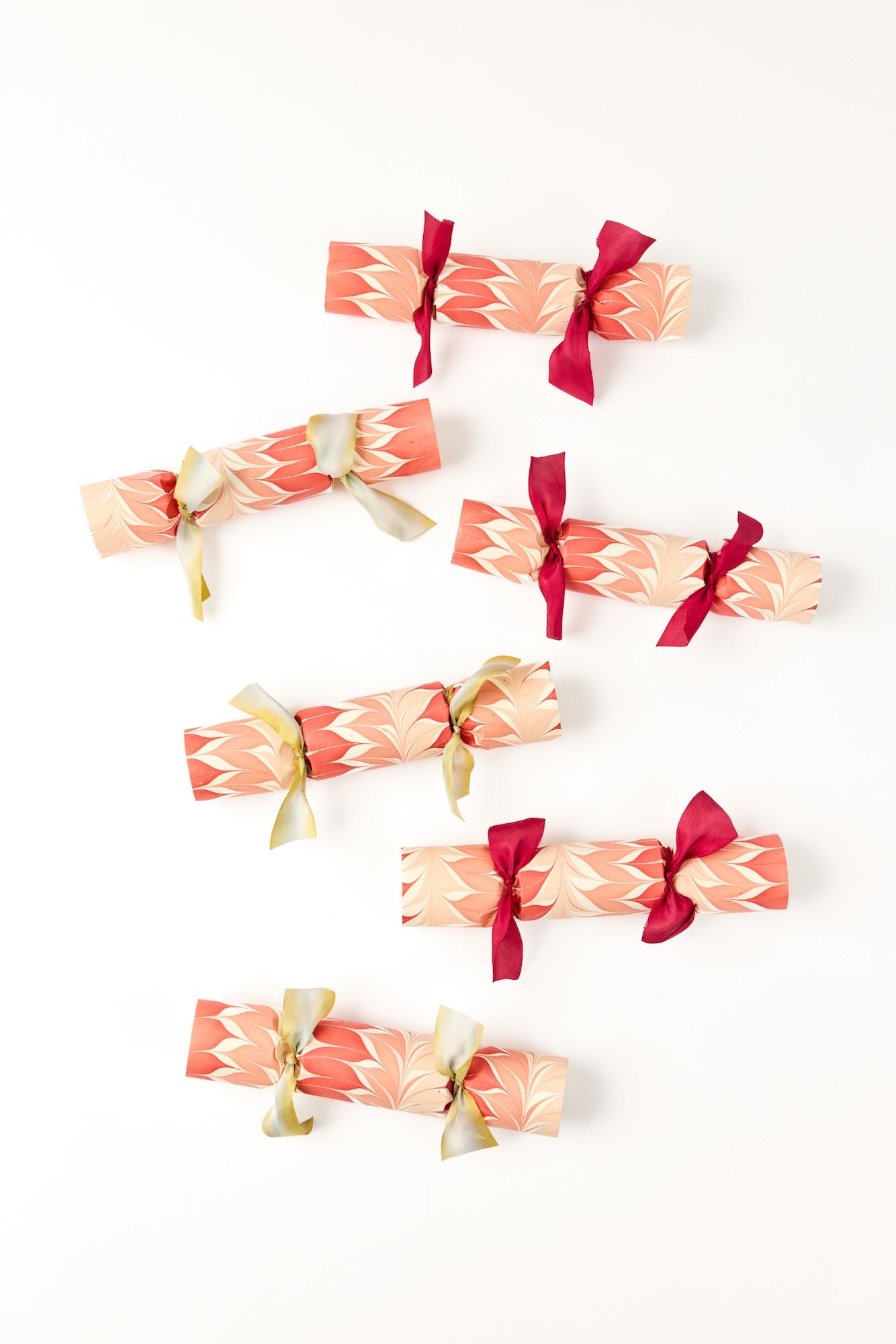 SET OF 6 H&P X AERIN MARBLED PARTY CRACKERS