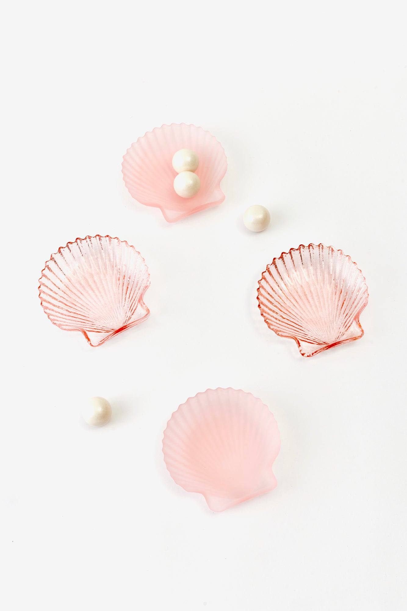 SET OF PINK GLASS SHELL DISHES - Main Image