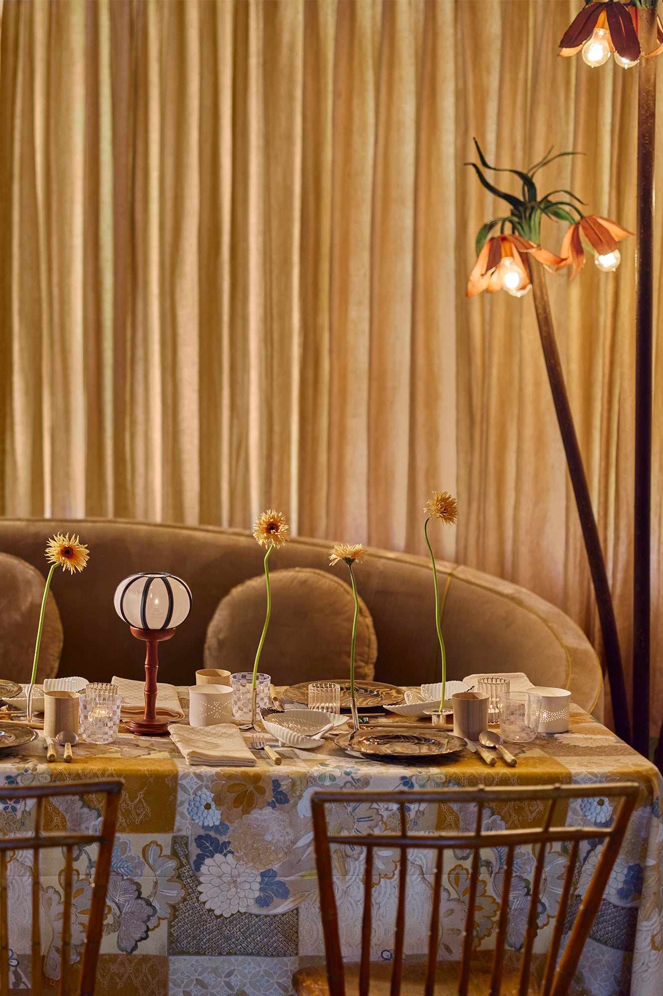 Table setting for 8.