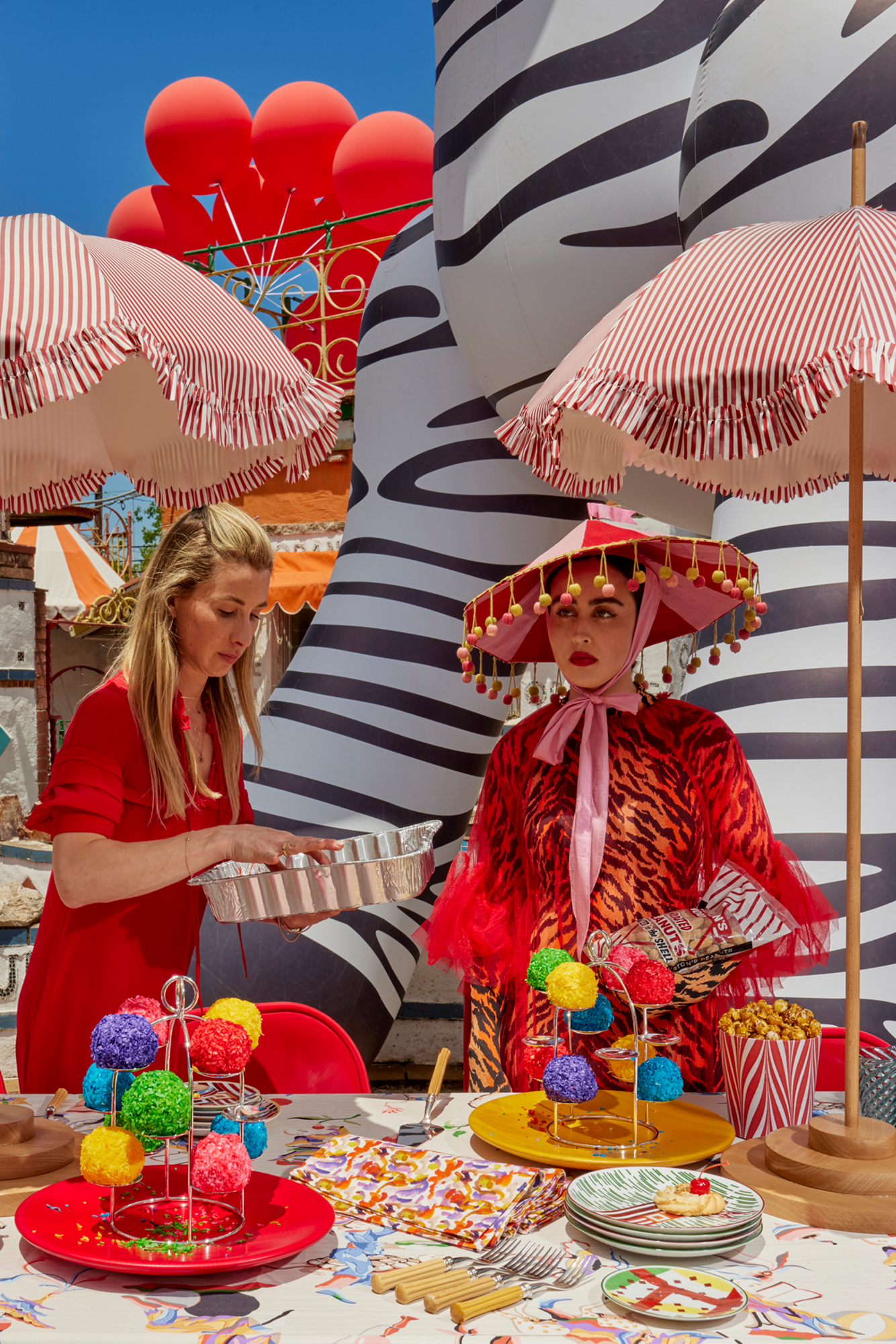 Table setting package for your wildest party animals.