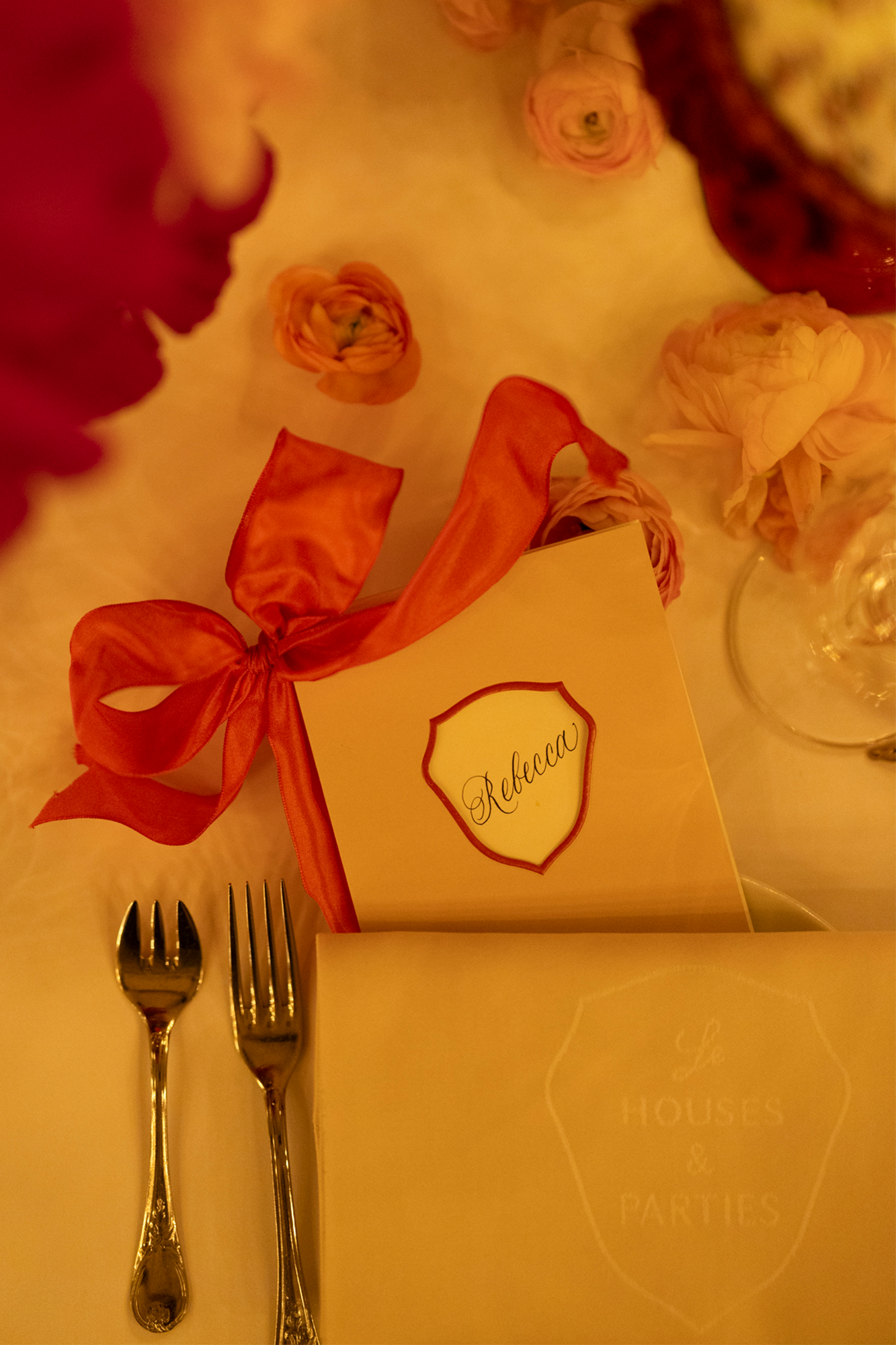 Dinner napkin with 100% commercial grade cotton & with a jacquard woven Le Houses and Parties logo.