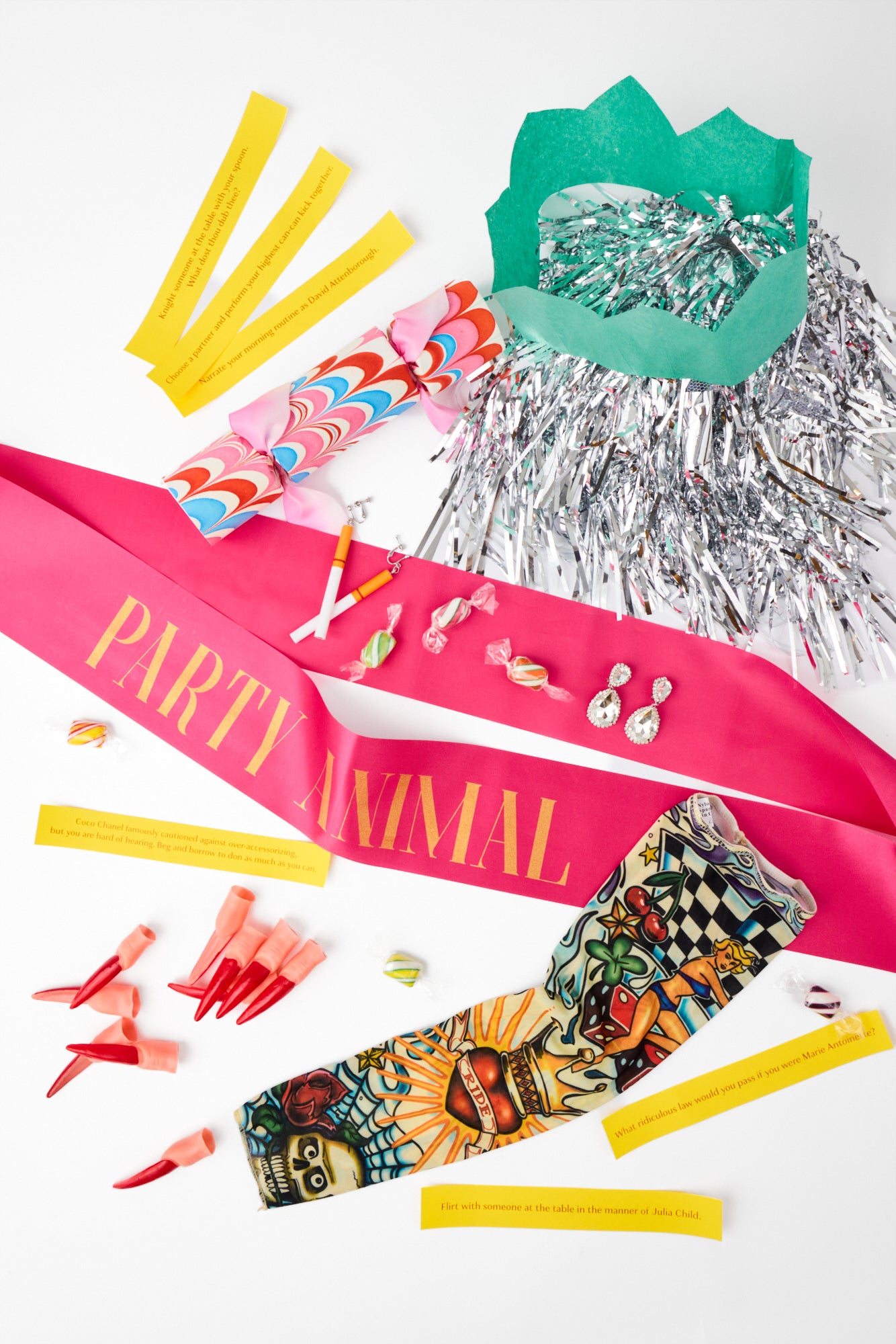 SET OF 6 MARBLED PARTY CRACKERS