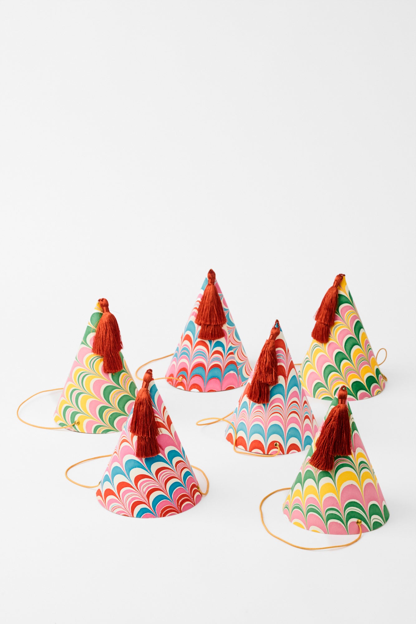 SET OF 6 CIRCUS MARBLED PARTY HATS