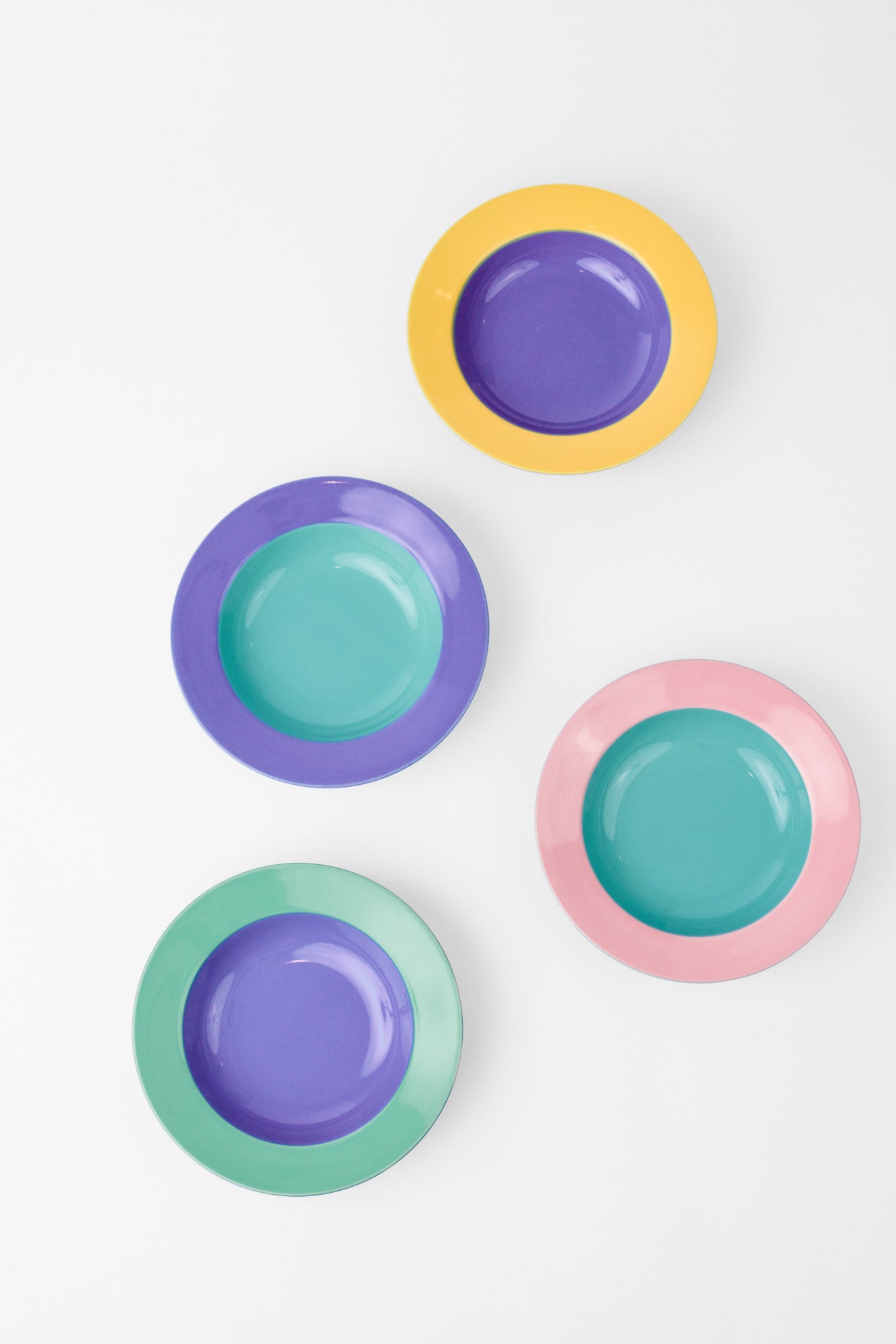 SET OF 4 VINTAGE POMO RIM SOUP BOWLS