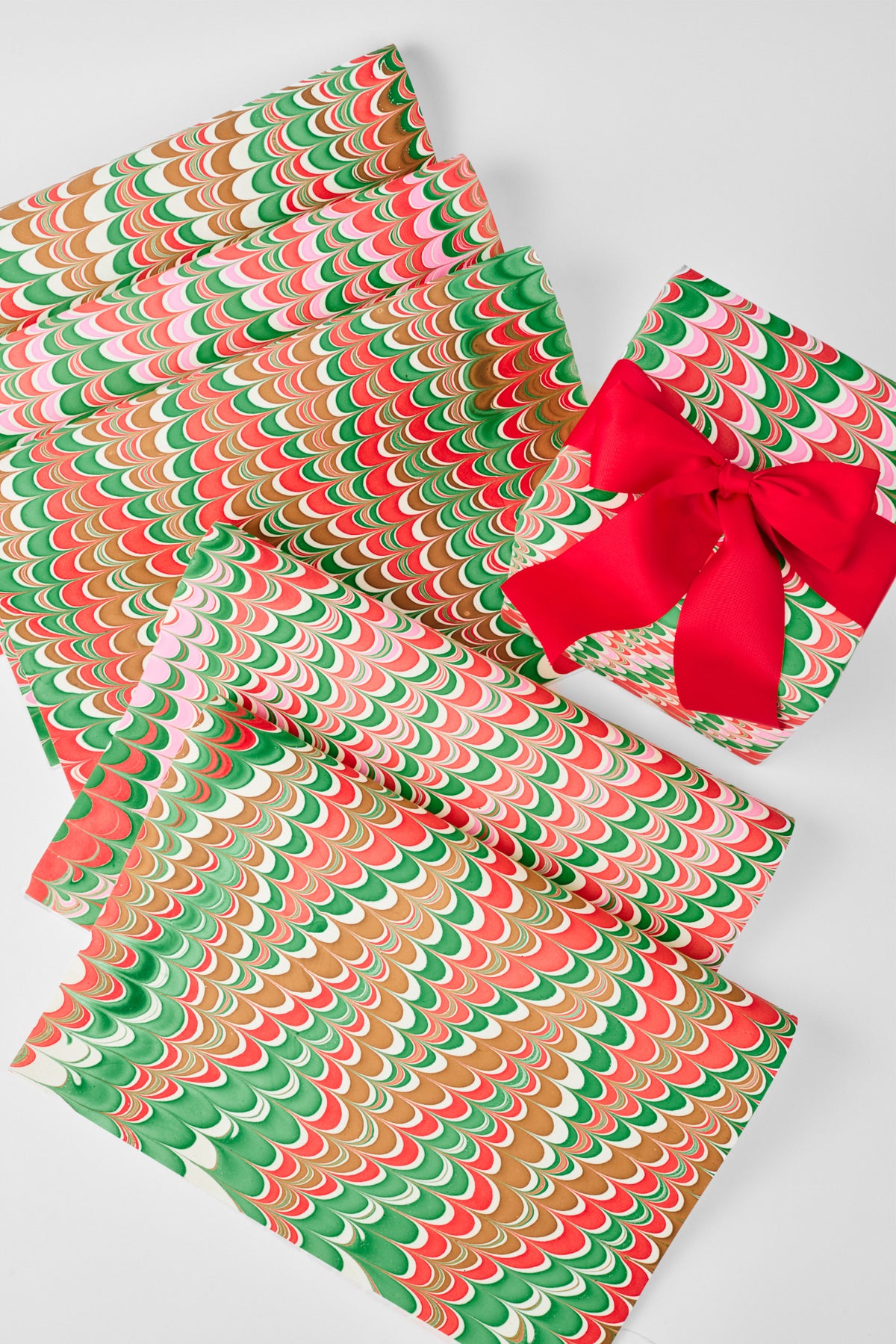 SET OF 6 HOLIDAY MARBLED GIFT WRAP