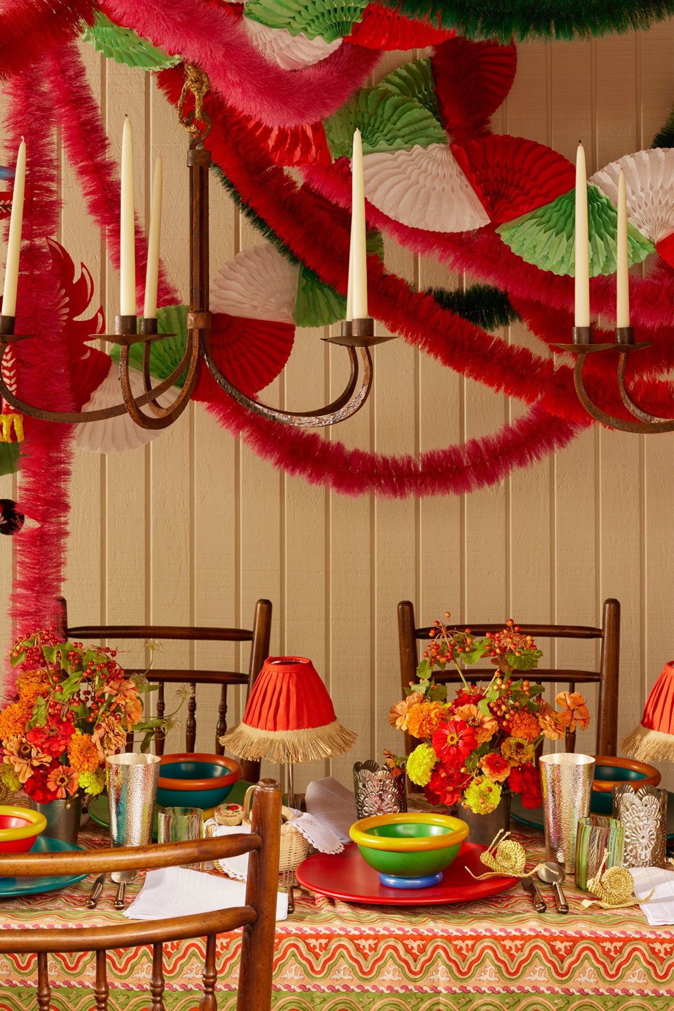 PICANTE FRINGED TABLE LAMP SHADE.