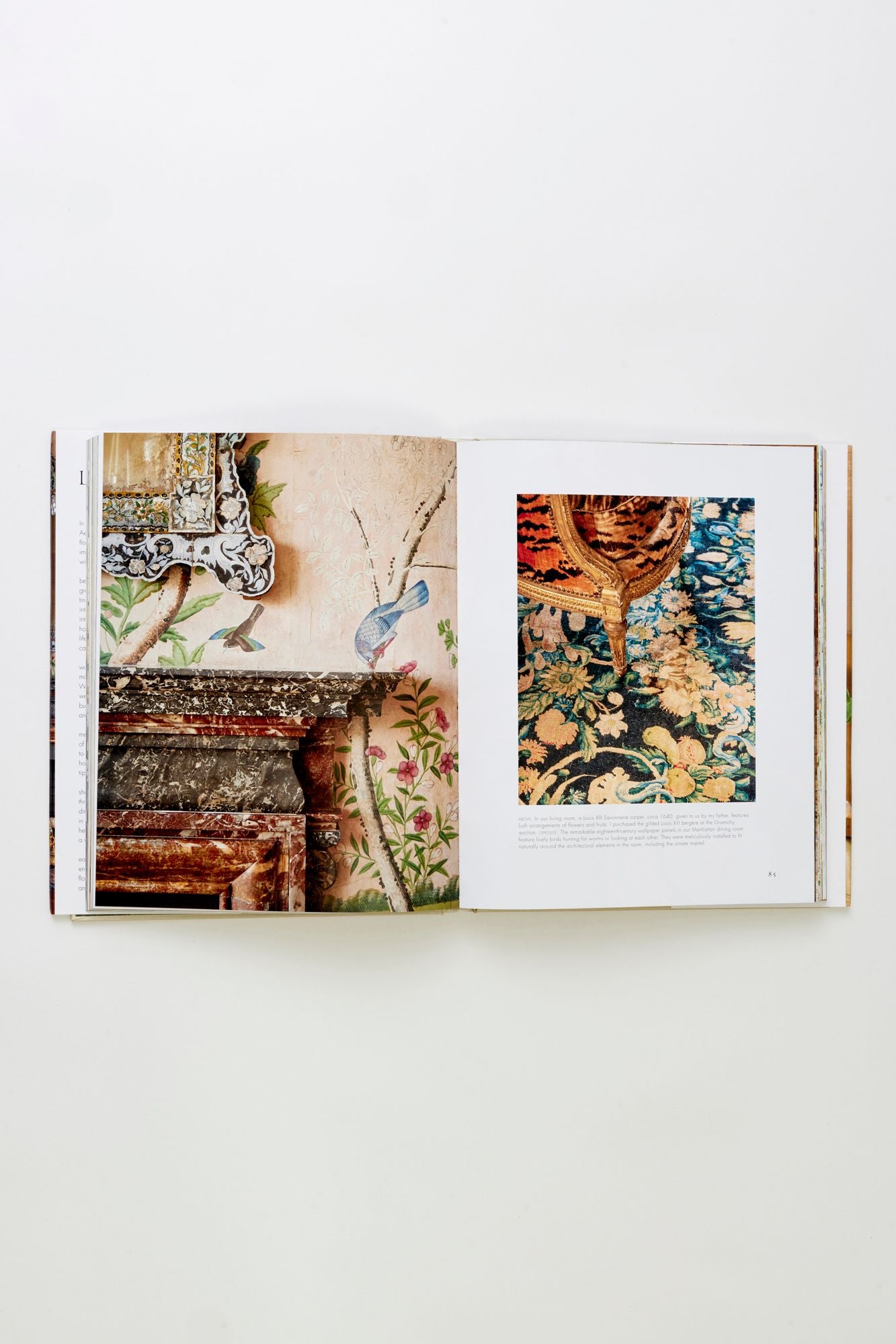 AERIN LAUDER: LIVING WITH FLOWERS