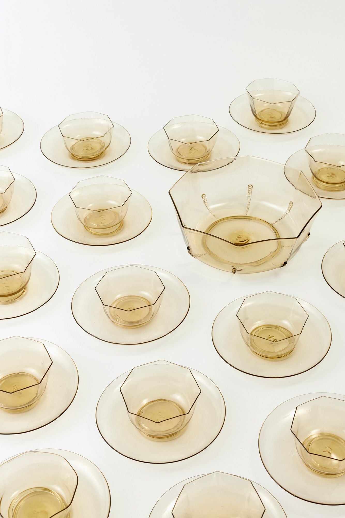 SET OF 33 VINTAGE VENETIAN GLASS FRUIT SALAD SERVICE.