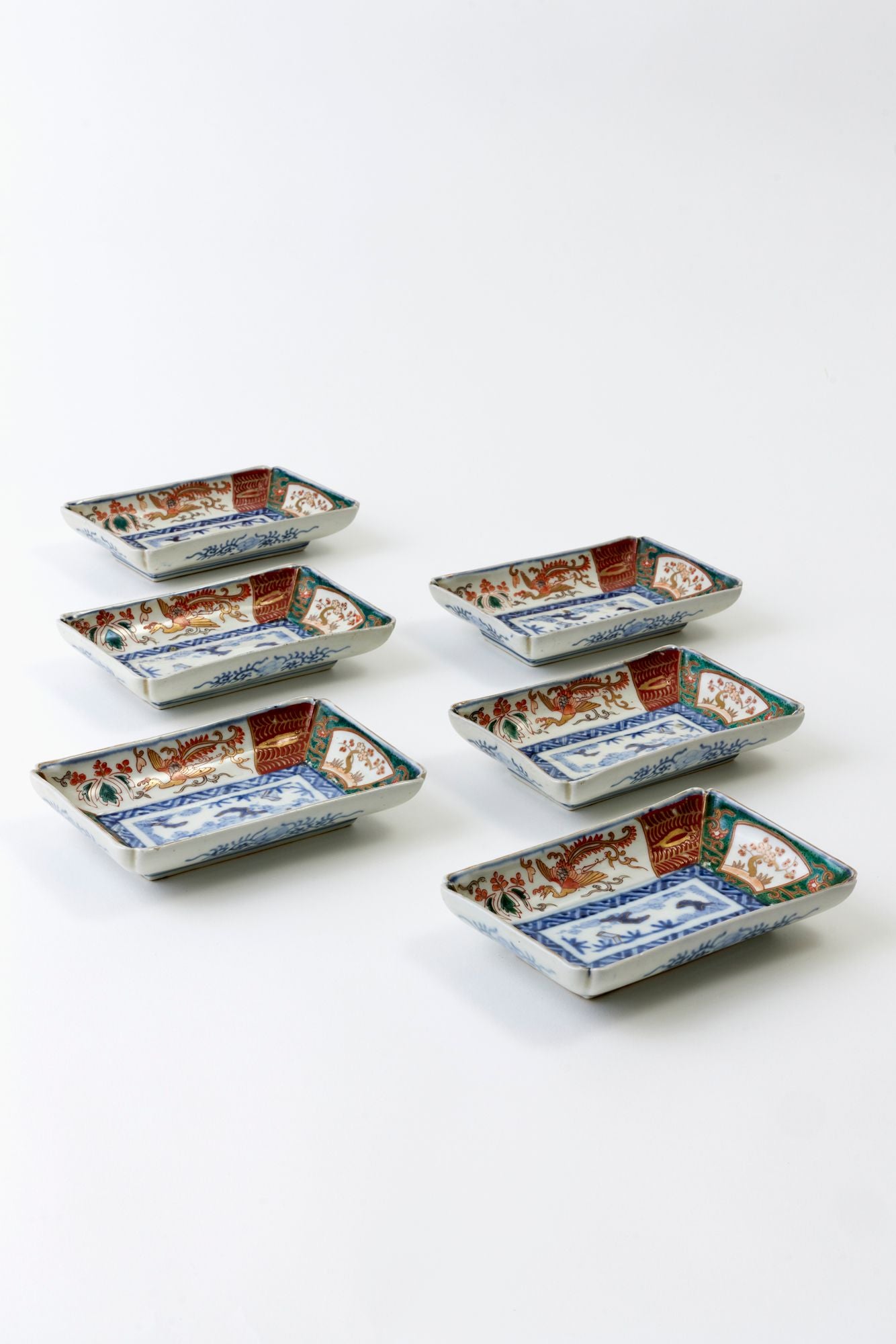 SET OF 6 VINTAGE IMARI SASHIMI PLATES.