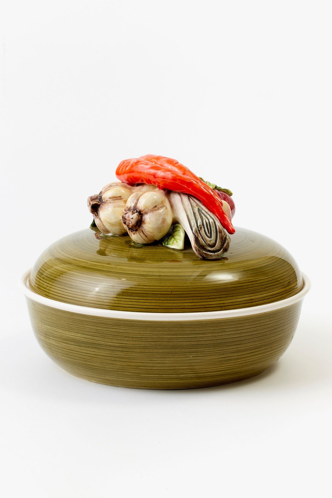 VINTAGE TROMPE L’OEIL VEGETABLE CASSEROLE.