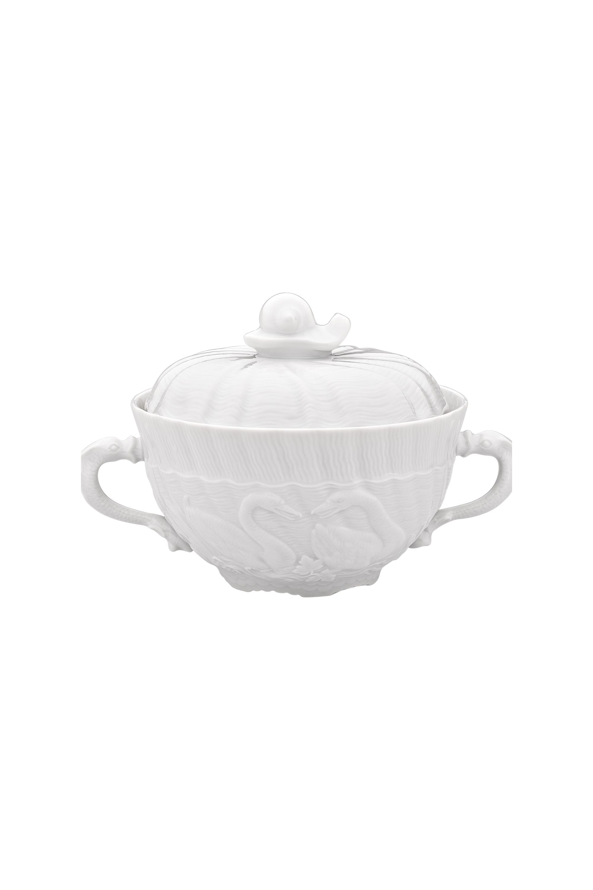 Designed by Johann Joachim Kändler, the pattern features a delicate background with radiating bands based on a scallop shell and a central well dressed with a pair of swans on water amid bullrushes, swooping cranes, and fish. Several parts of the service depict figures from Greco-Roman mythology, like Glaucus and the dolphin-riding Galatea.