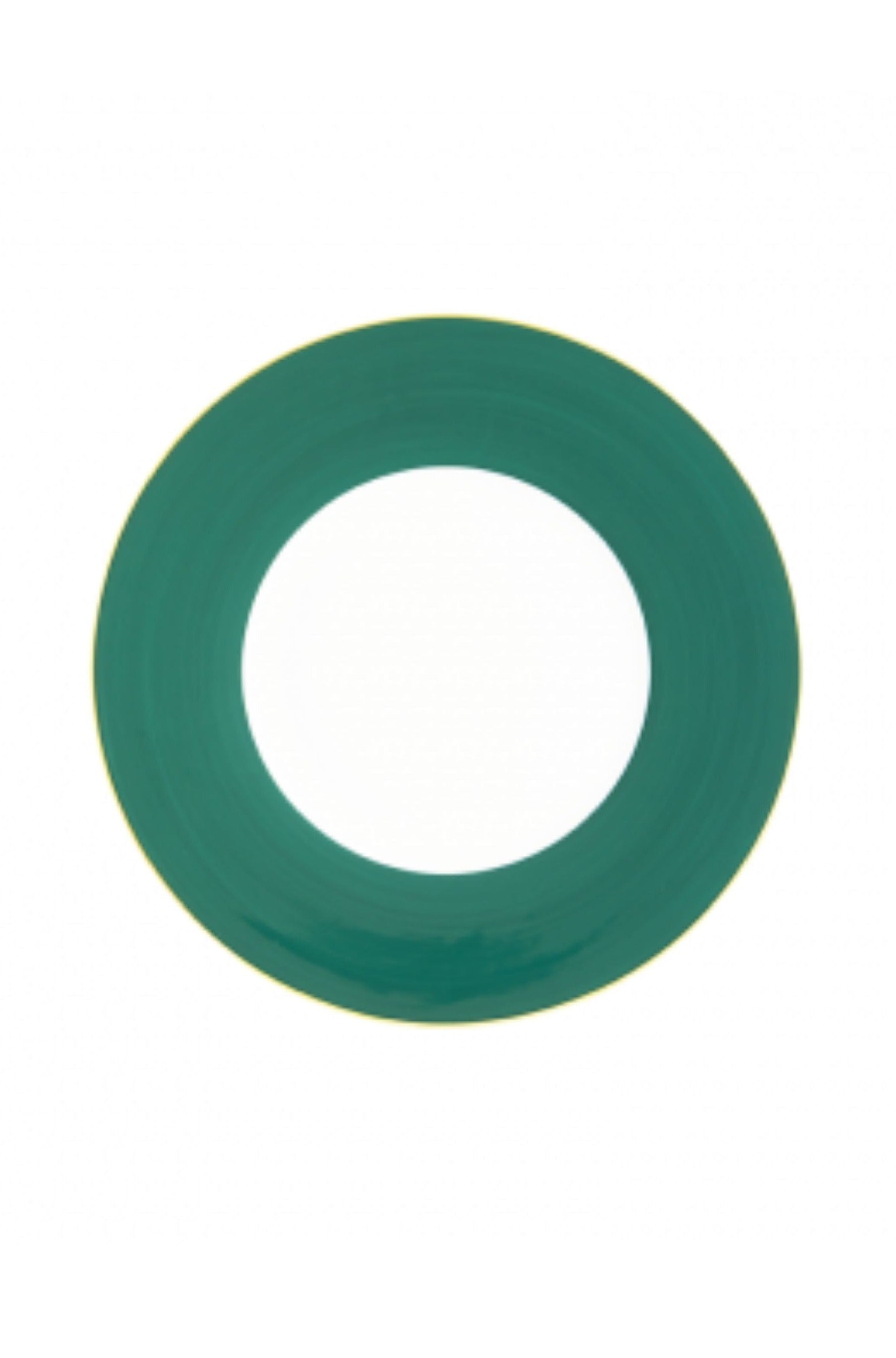 R. Haviland and C. Parlon presents Lexington dinnerware in Emerald: hand-painted and banded plates to complement a wide range of décor. Choose from over twenty radiant colors offered in Dinner plates, Dessert plates, Bread Butter plates, Presentation plates, mugs, and saucers.