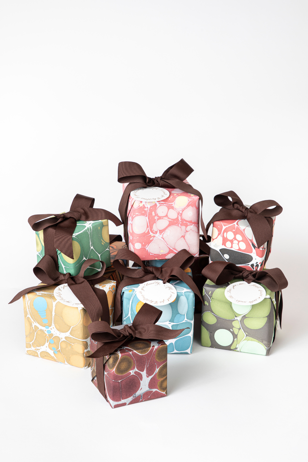 SET OF 4 OFF BEAT MARBLED GIFT WRAP.