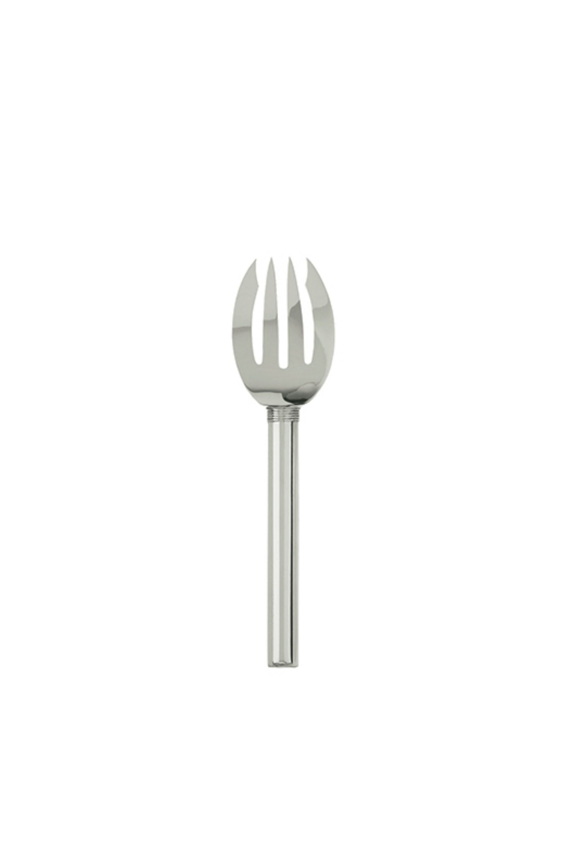 Free from any superfluous ornamentation, this sterling silver cutlery features no other embellishment than the five fluted rings on their handles.
