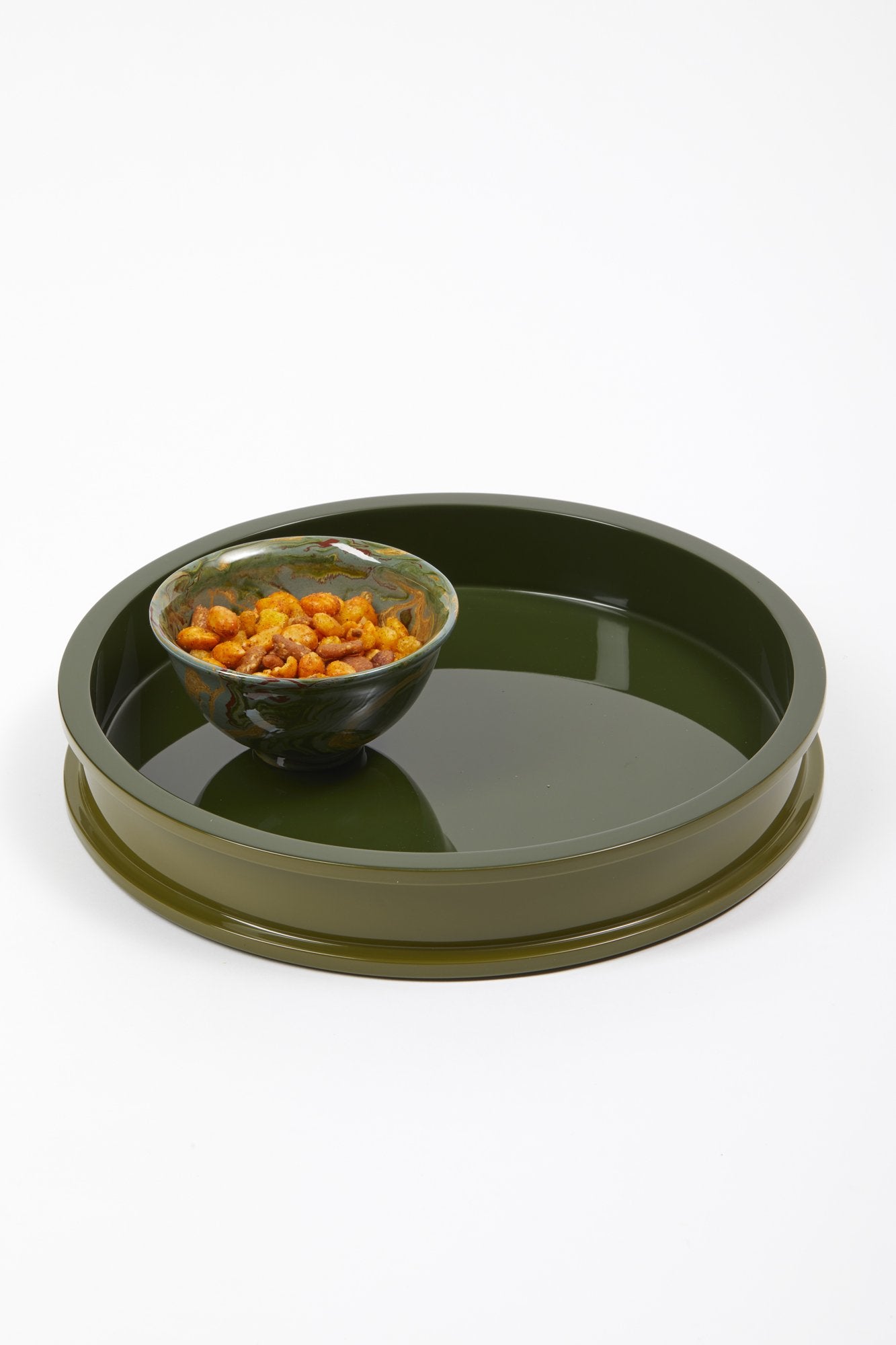 Circular olive lacquered serving tray.