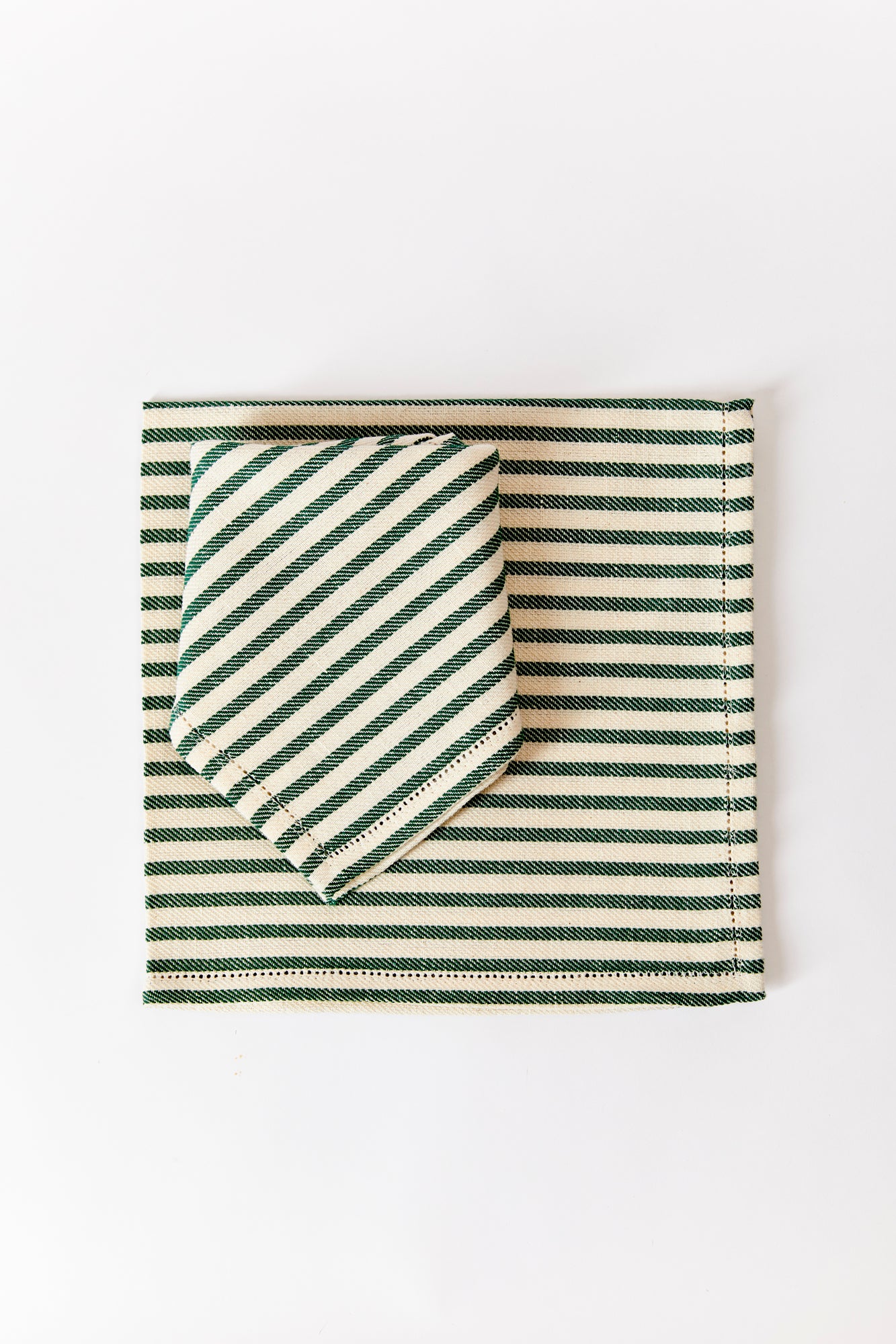 Old fashioned dinner size napkin in heavy-duty blend 60% linen, 40% cotton. Made by hand in the Tuscan hills.