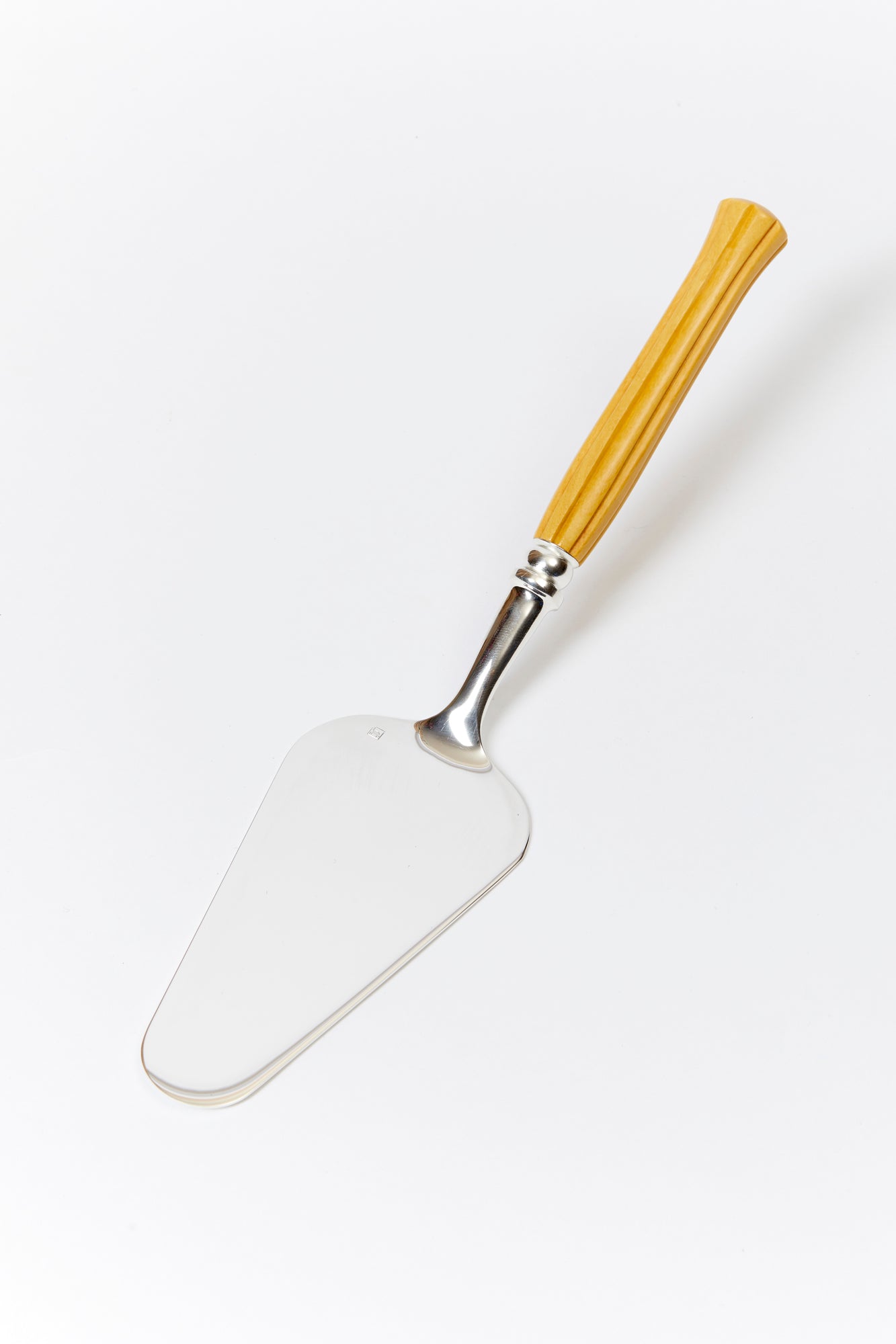 Flatware with fluted boxwood handle.