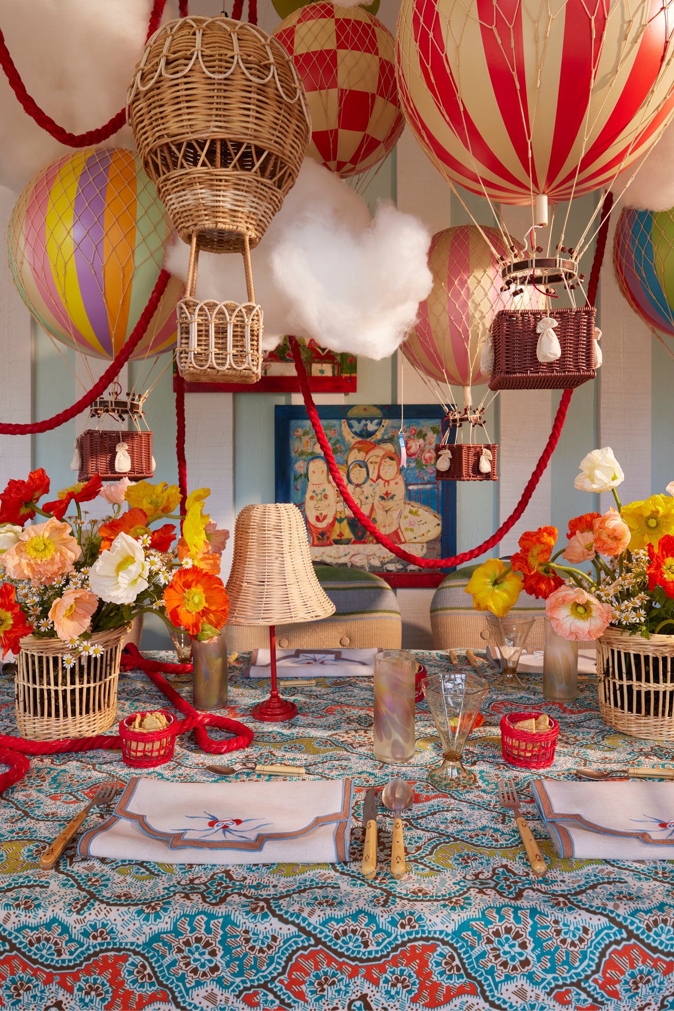 Elegant shouldered-arch shaped placemats.