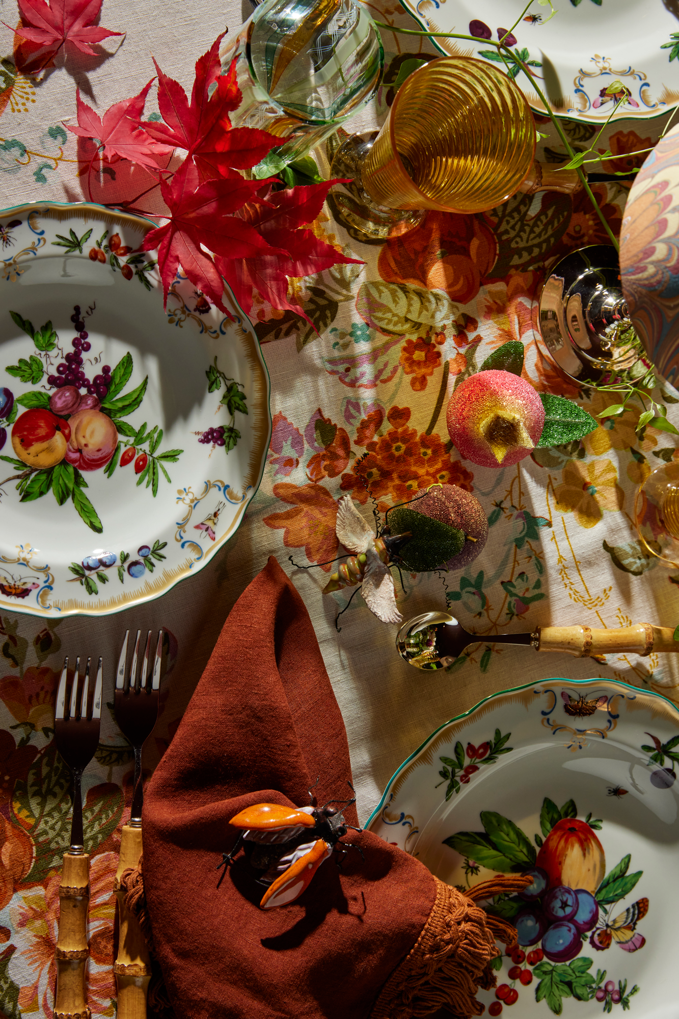 Mottahedeh's most popular patterns of the 1980's. The dinner service was originally made for William Henry, Duke of Gloucester, circa 1770.