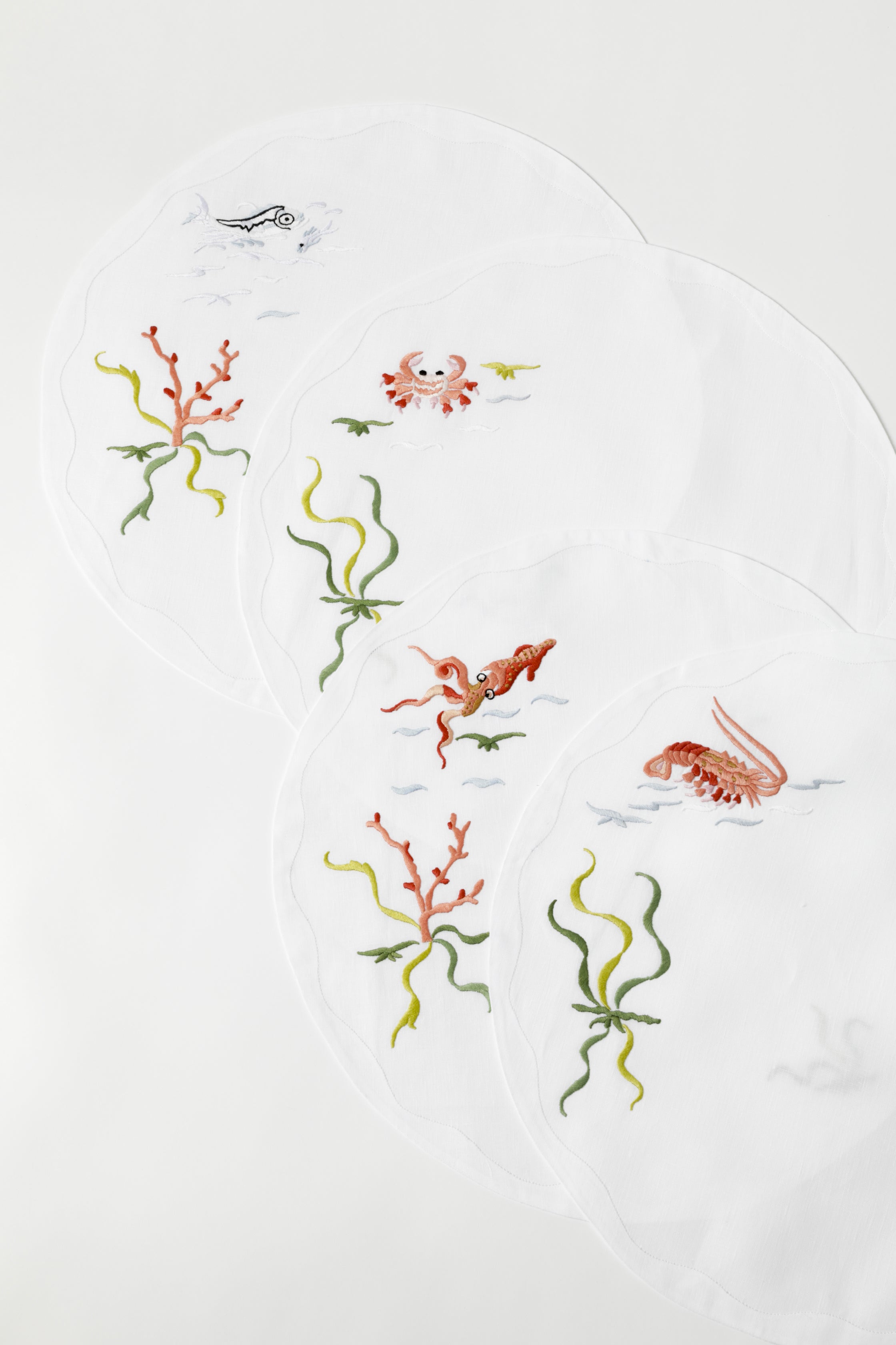 Dinner linen placemat with crustaceans stitched. Made in Madeira, Portugal.