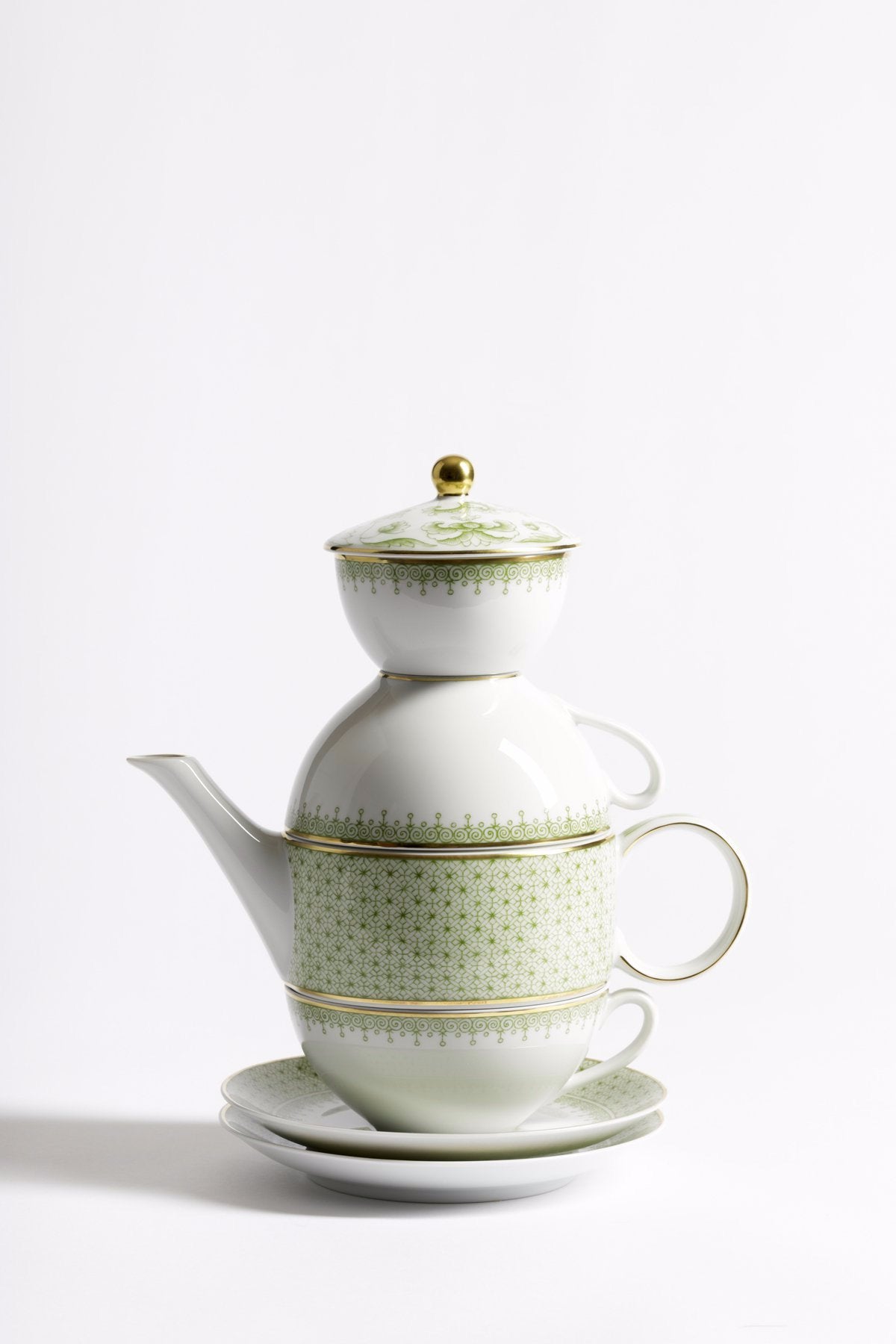 Dinner set with original cobalt based Blue Lace teardrop apple green border.