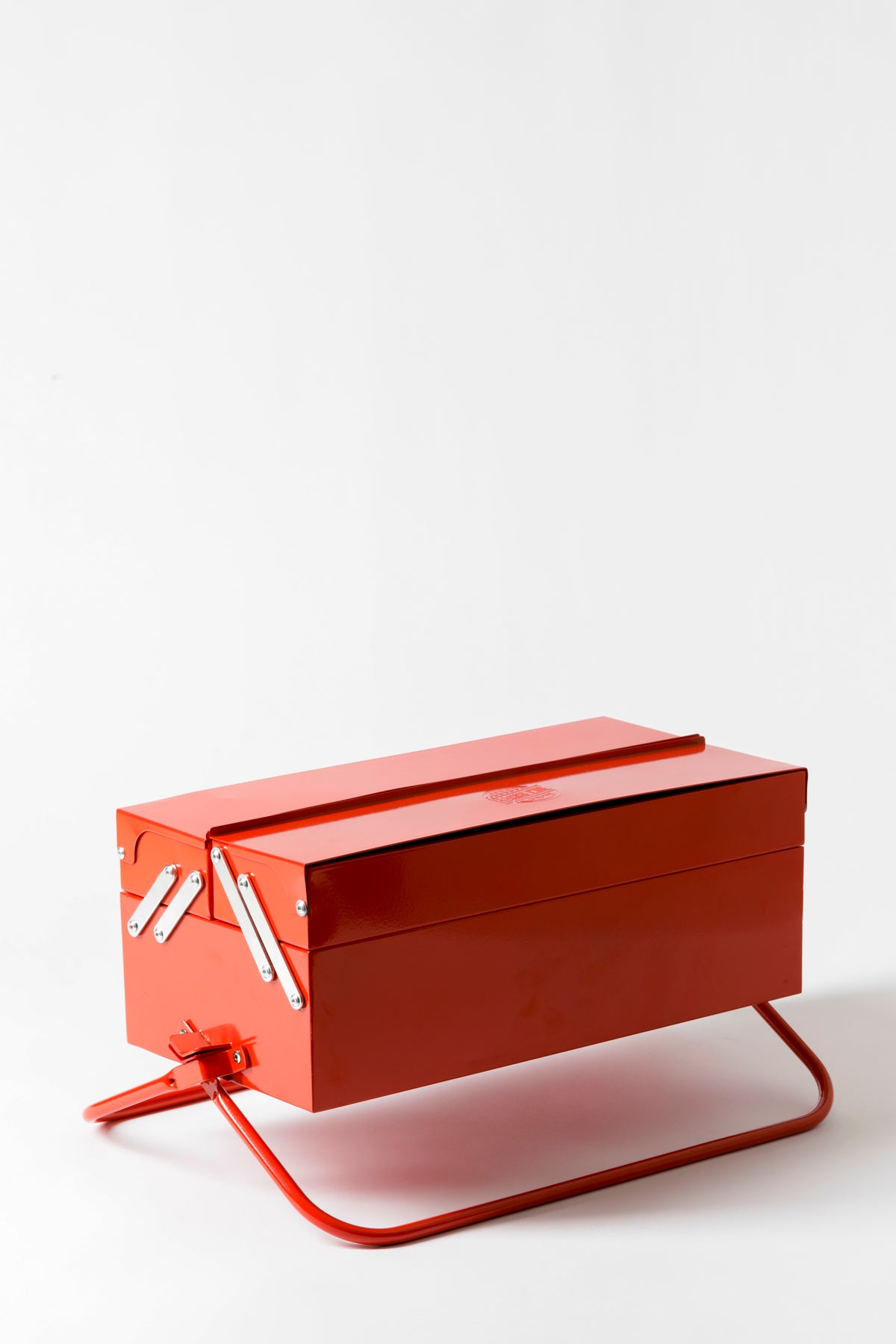 PETITE RED LACQUER GRILL