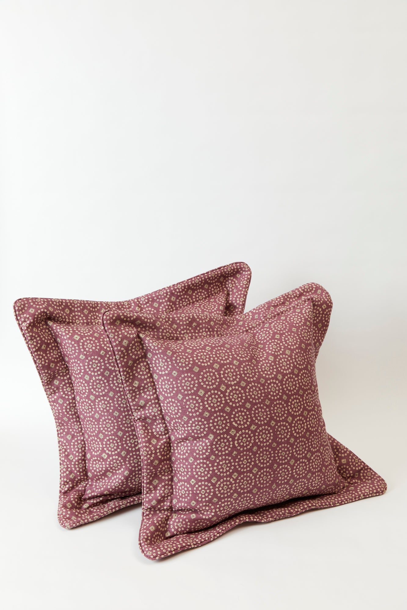 PAIR OF CIRCLE PILLOWS