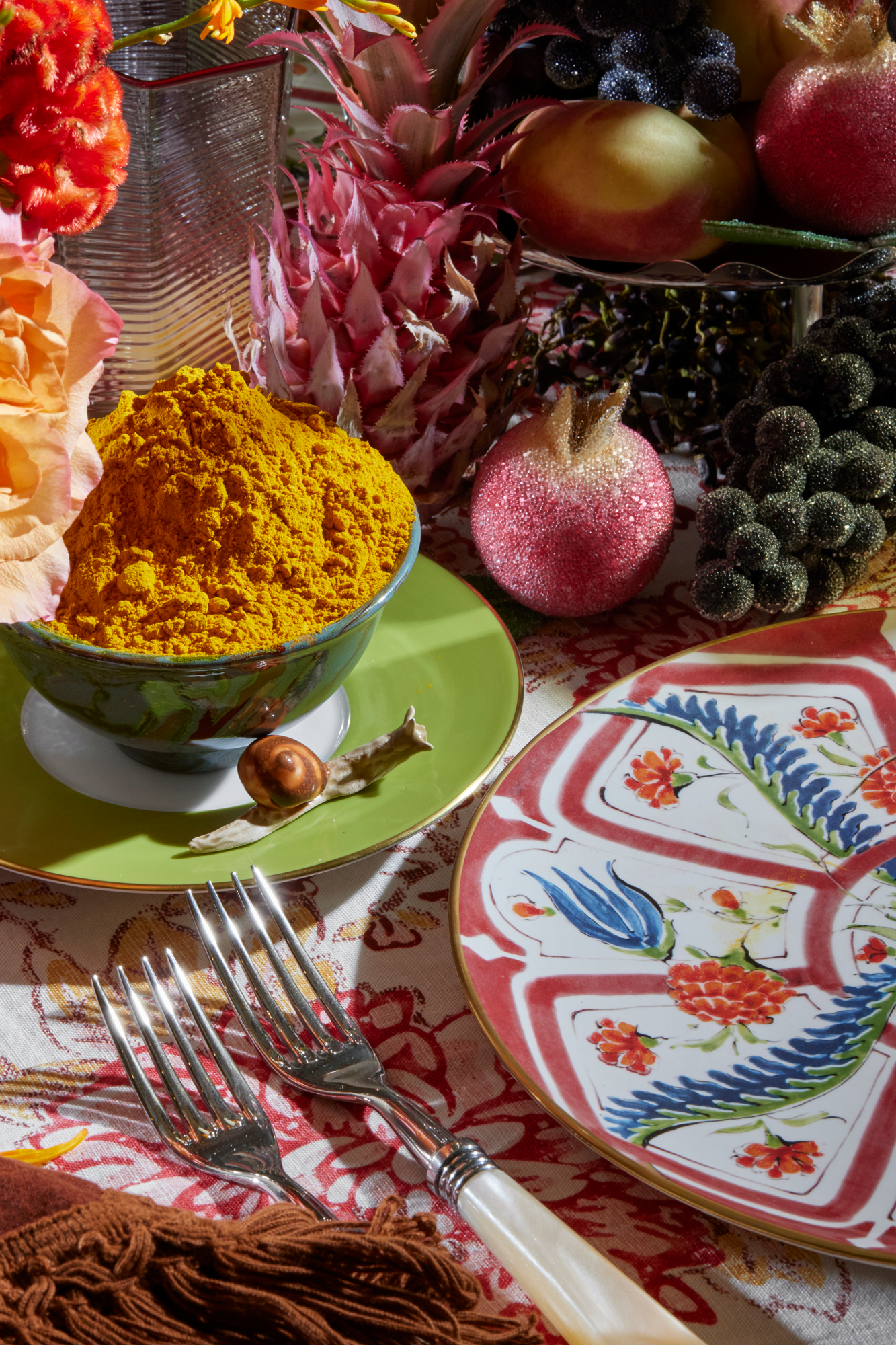 R. Haviland and C. Parlon present Lexington: hand-painted and banded plates to complement a wide range of décor.