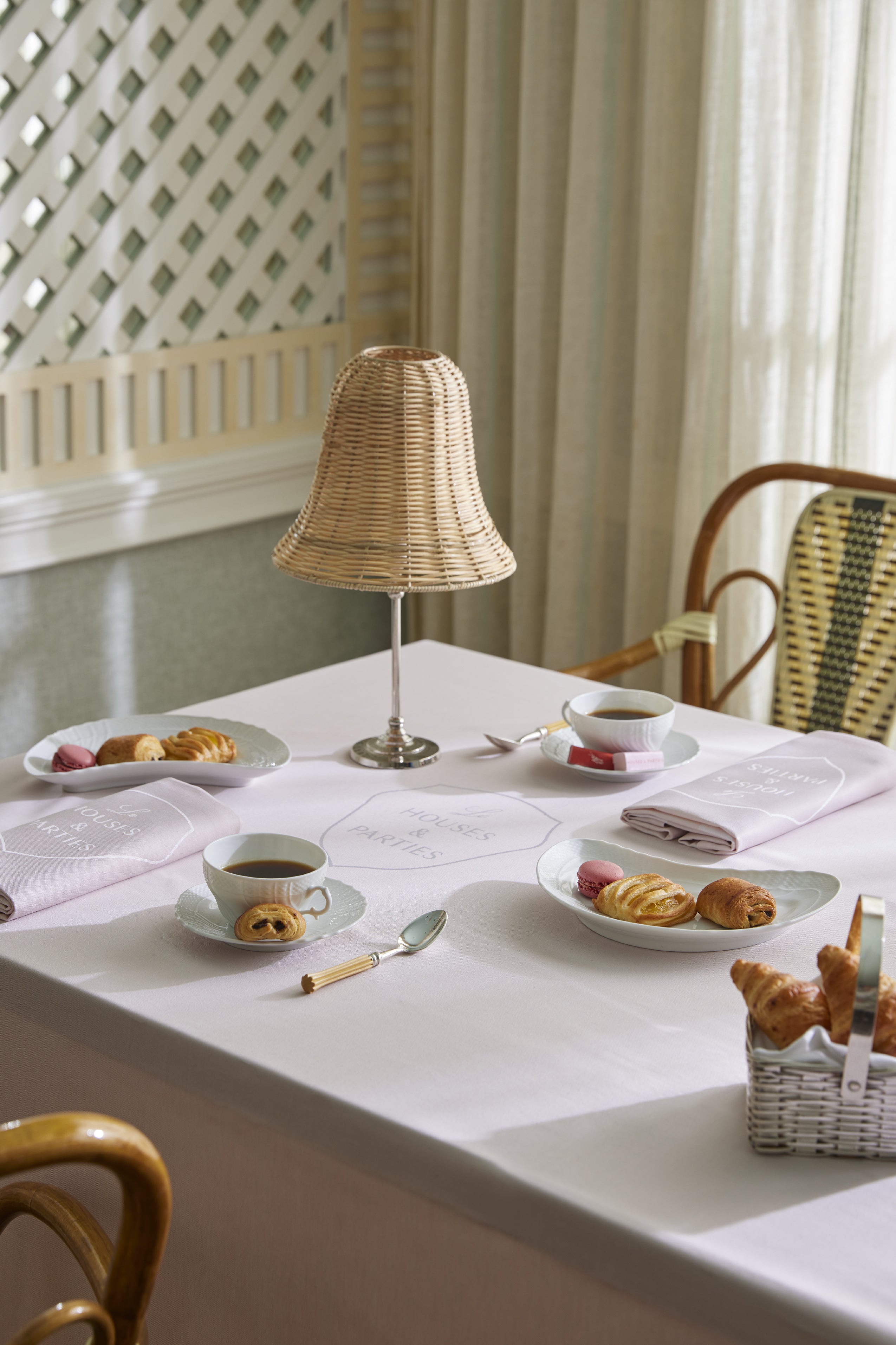 Wicker table lamp shade.