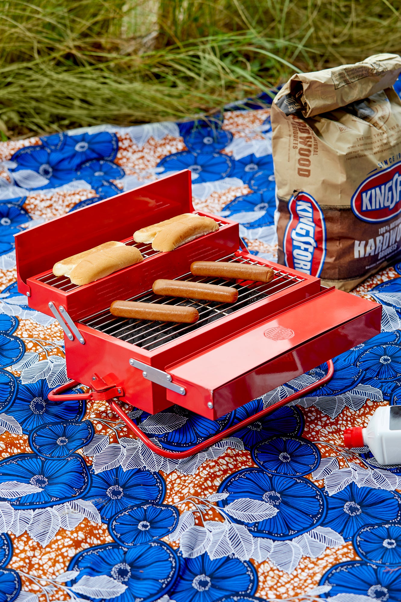 Petite lacquered red grill.