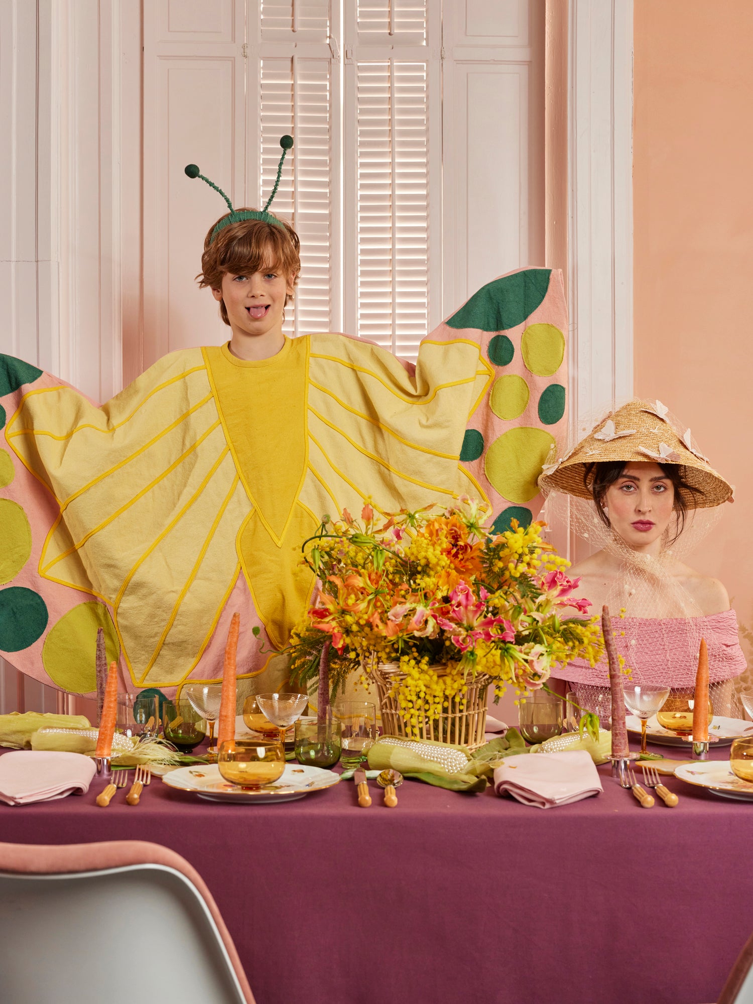 Colorblock tablecloth and lapkins for any occasion.