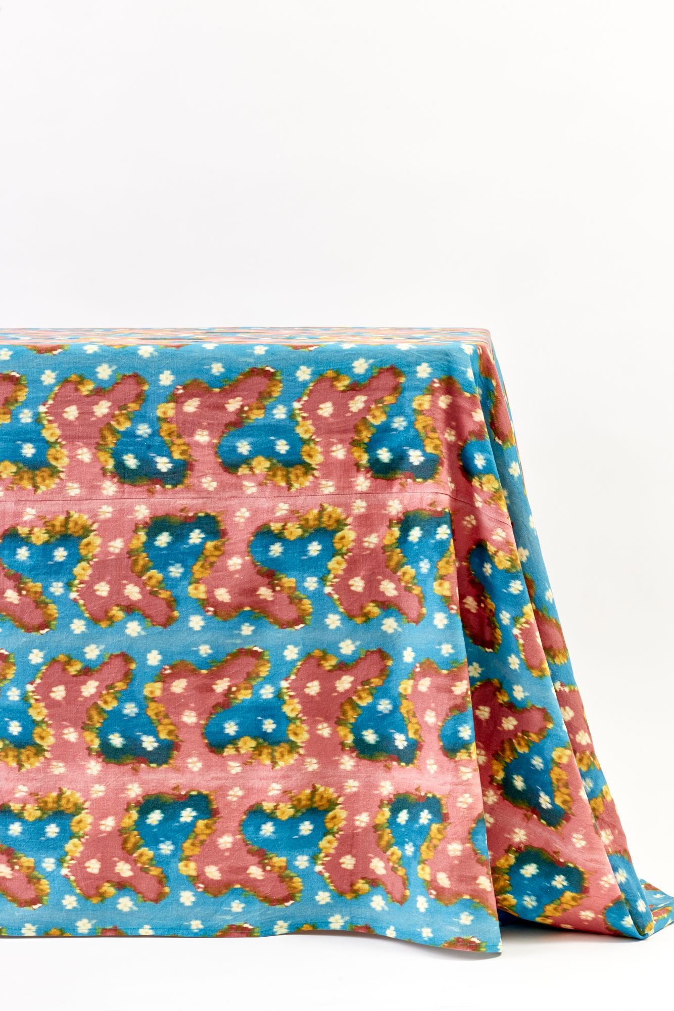 NIPPON TABLECLOTH-TO-THE-FLOOR