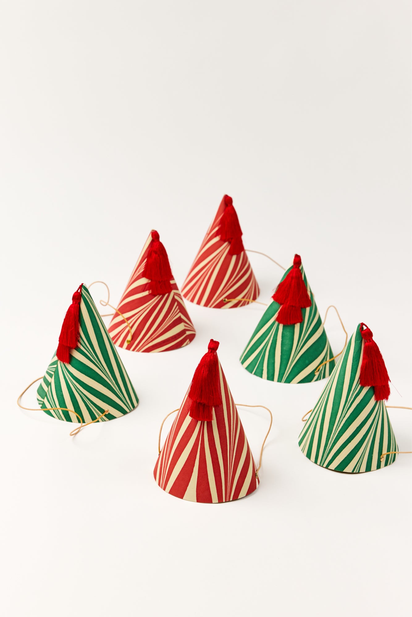 SET OF 6 MINTY MARBLED PARTY HATS