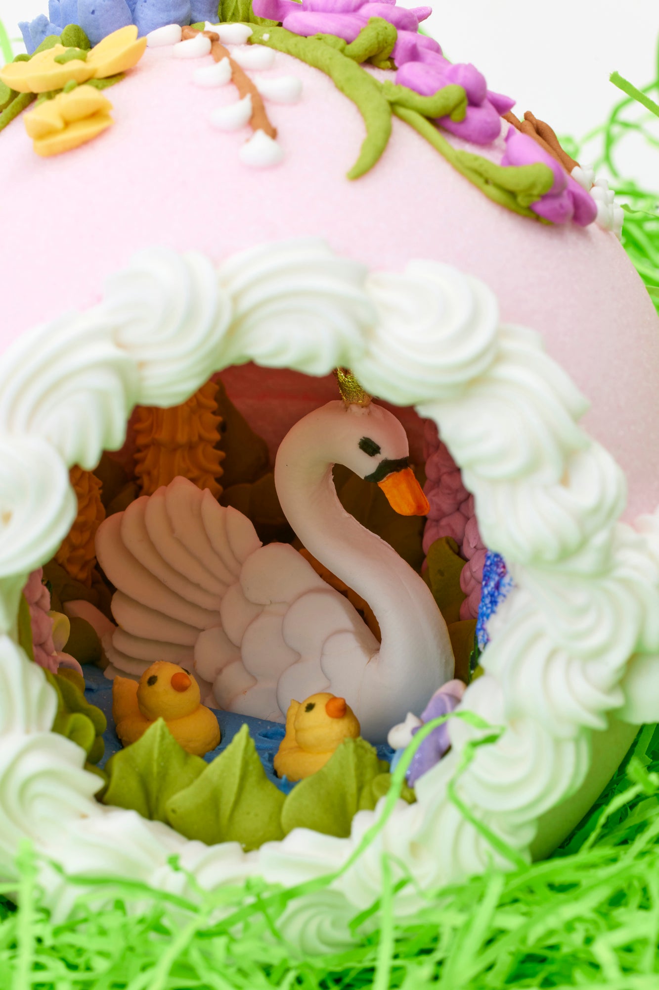 FAIRYTALE SUGAR EGG WITH SWAN