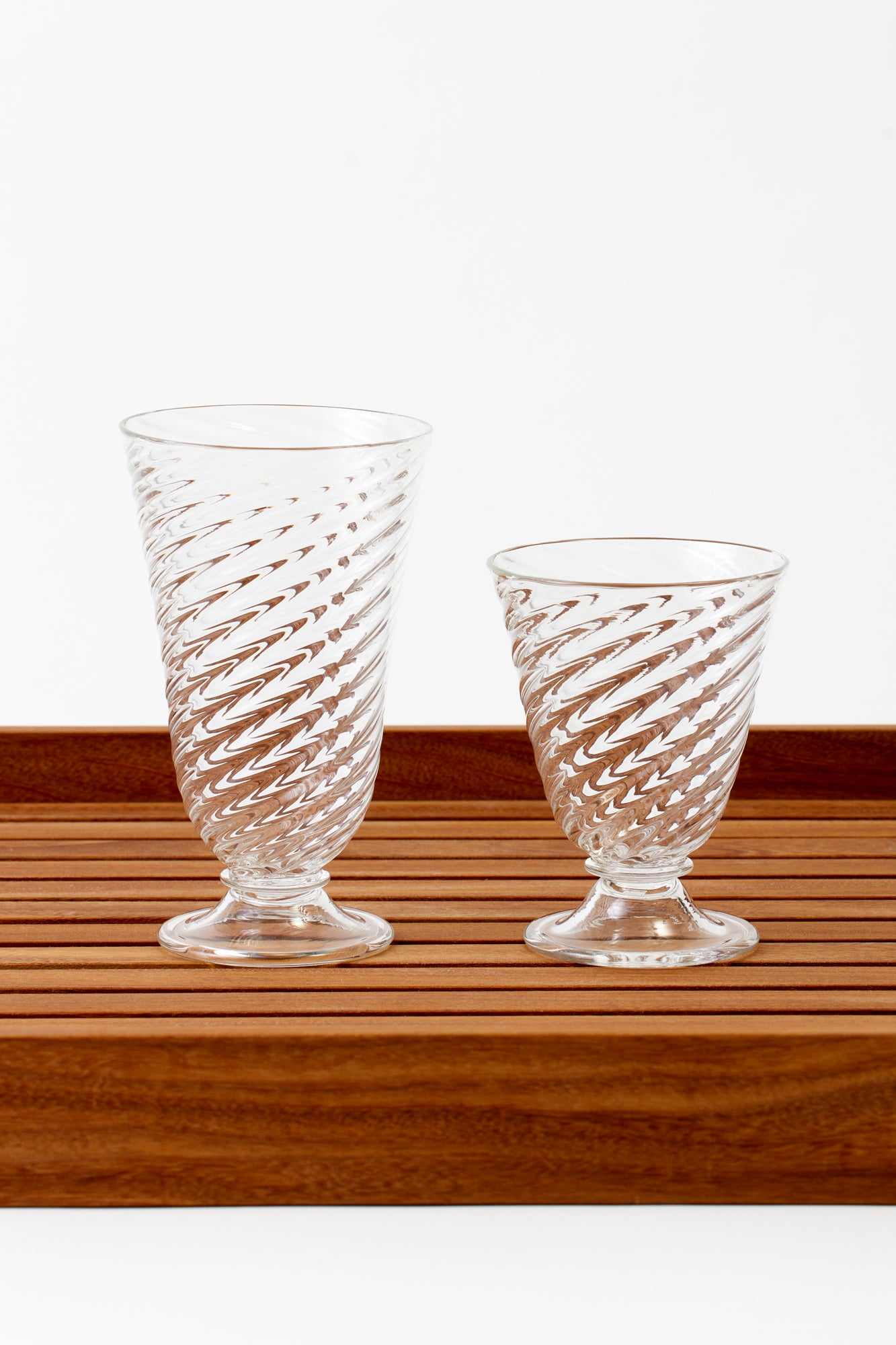 Clear twist short goblet.