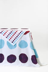 TABLECLOTH WITH A TWIST