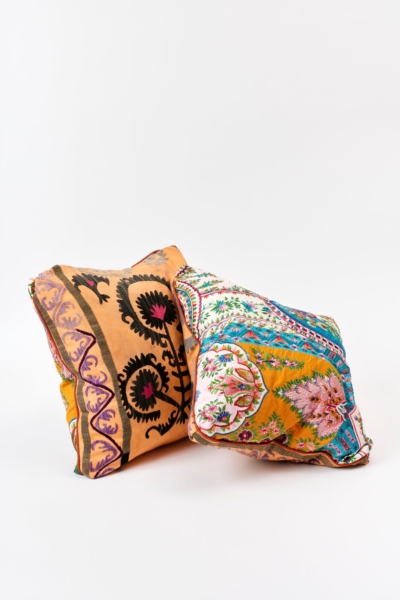 Matriochka pillows is a beautiful paisley design with thousands of details, all embroidered appliqué.