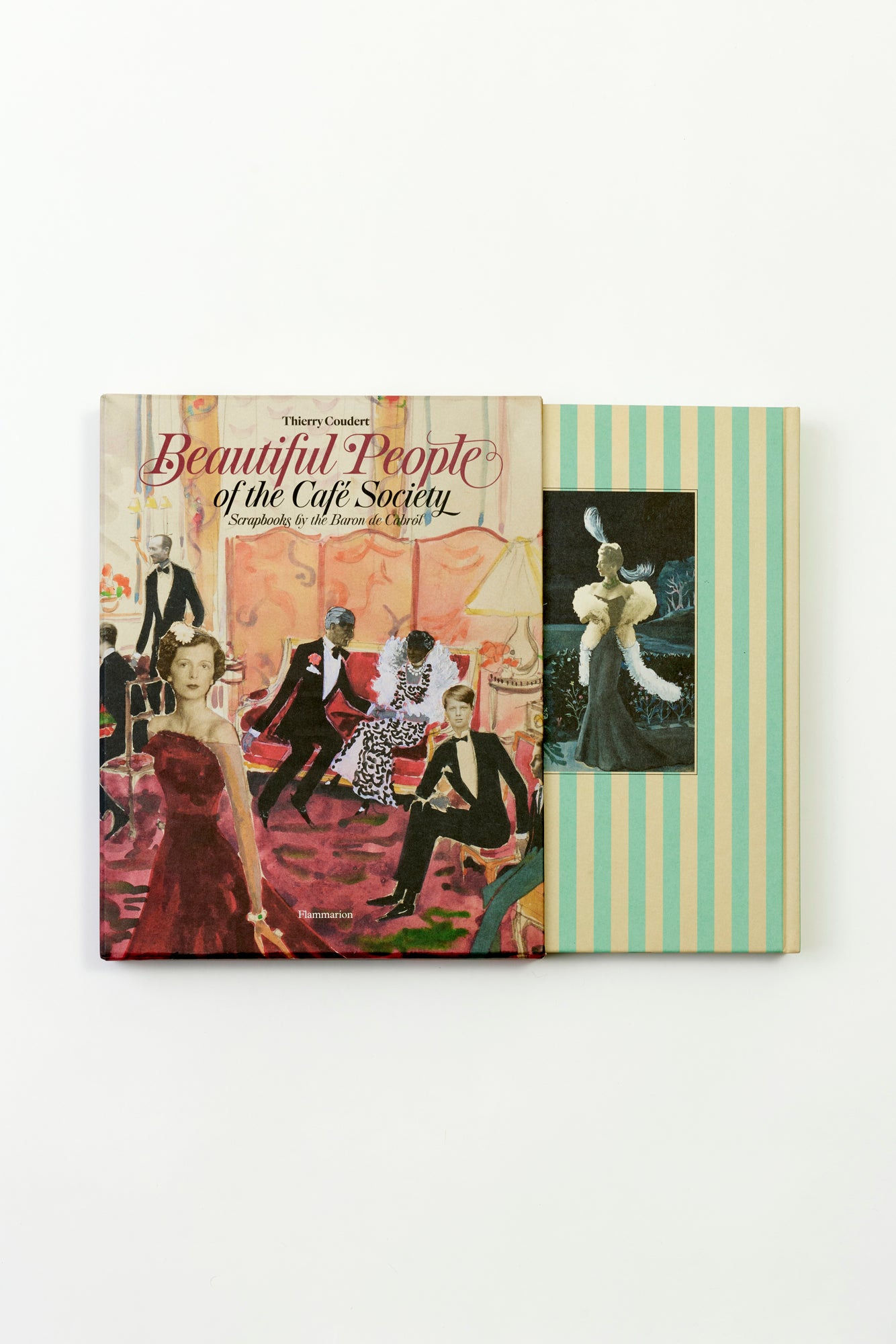 Through the meticulously crafted scrapbooks of Baron de Cabrol, spanning from 1938 to the 1960s, this volume offers a glimpse into a world of privilege and extravagance, where beauty and wit reigned supreme.