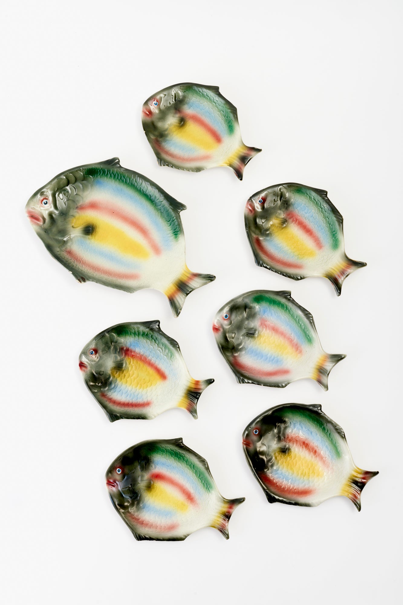 School of fish vintage dinner plates.