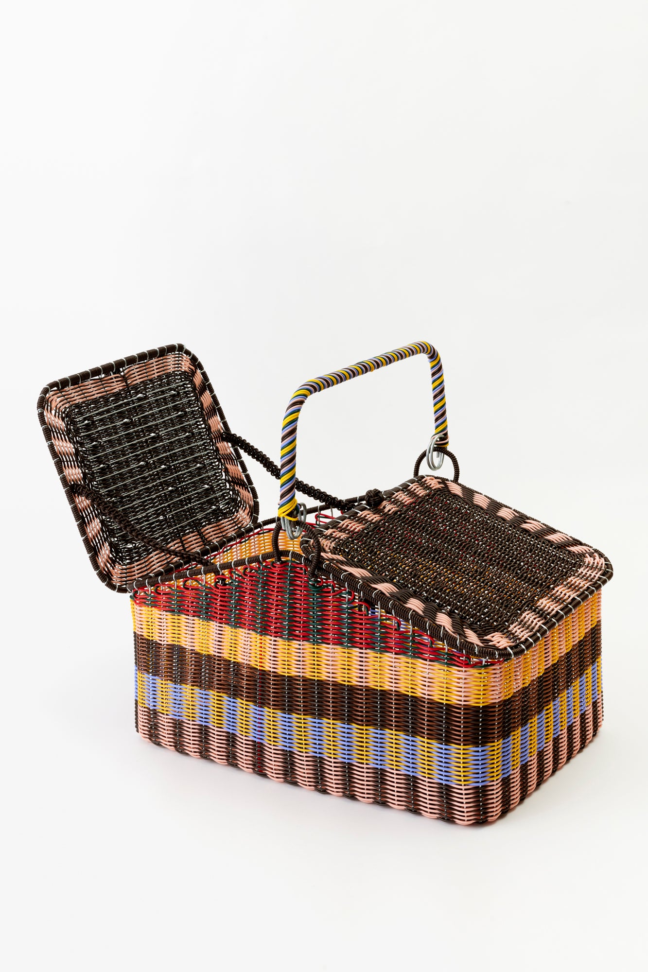 Stylish woven picnic basket.