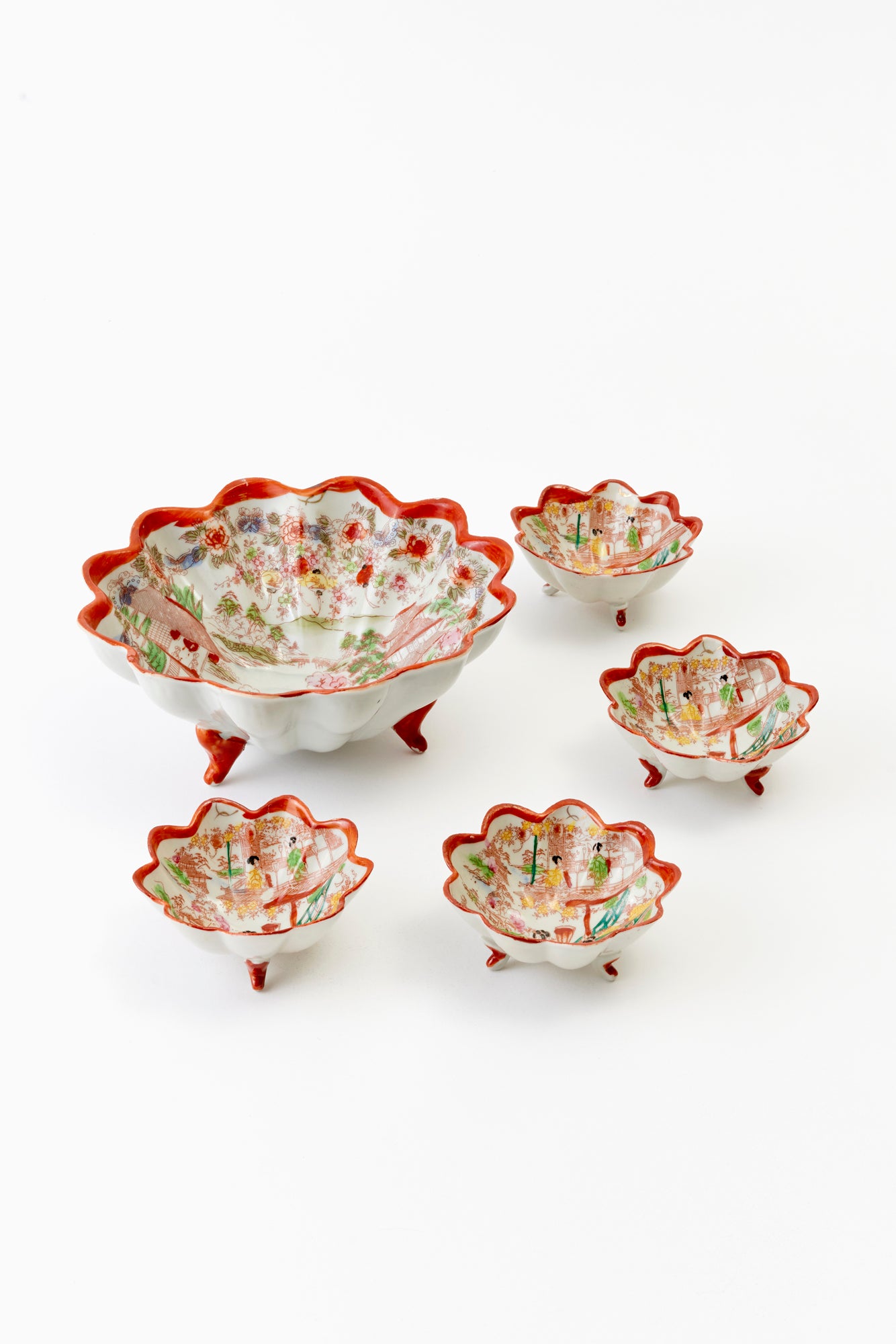 Vintage Japanese geisha girl porcelain footed scalloped bowl set.