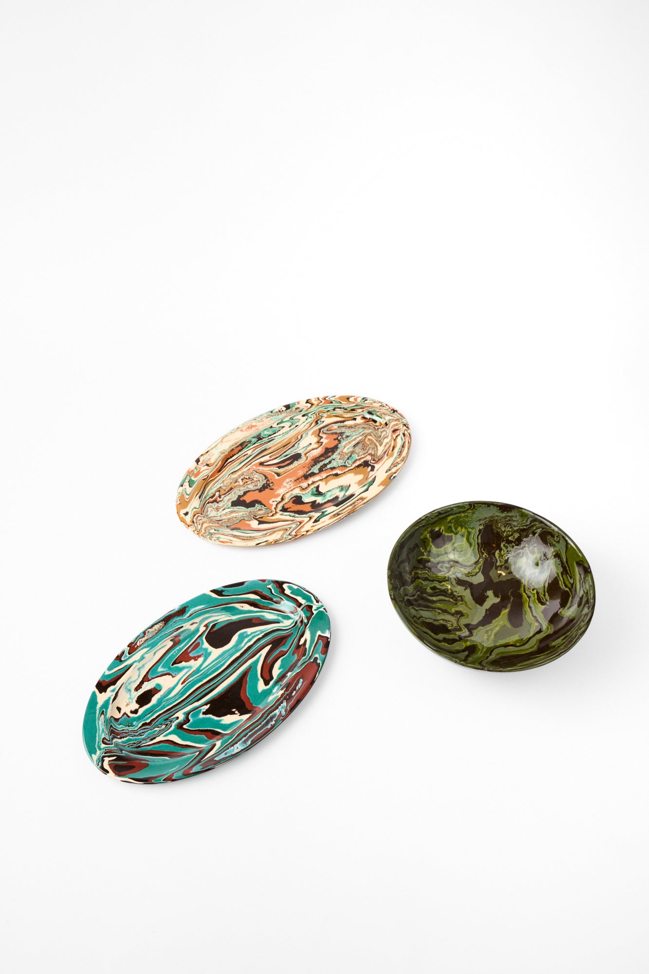 MARBLED CERAMIC SERVING DISHES