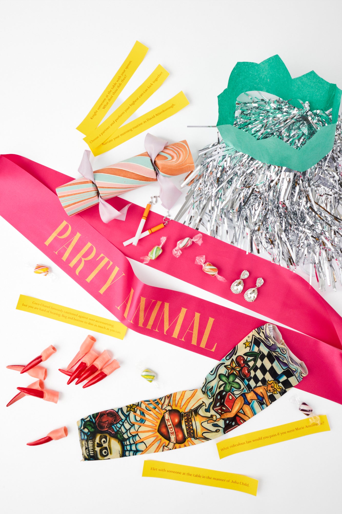 SET OF 6 MARBLED PARTY CRACKERS