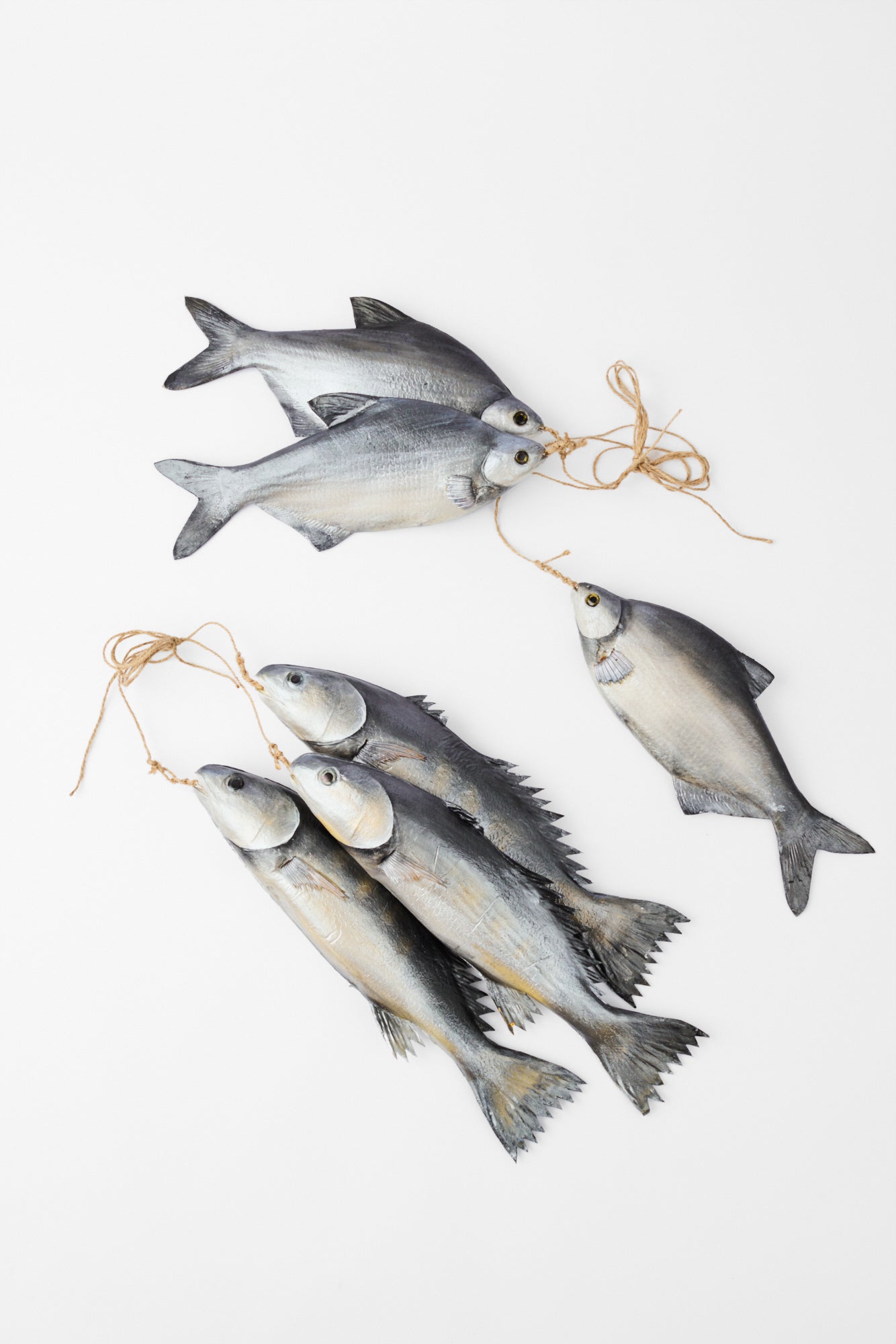 TROMPE L'OEIL STRINGER OF FISH