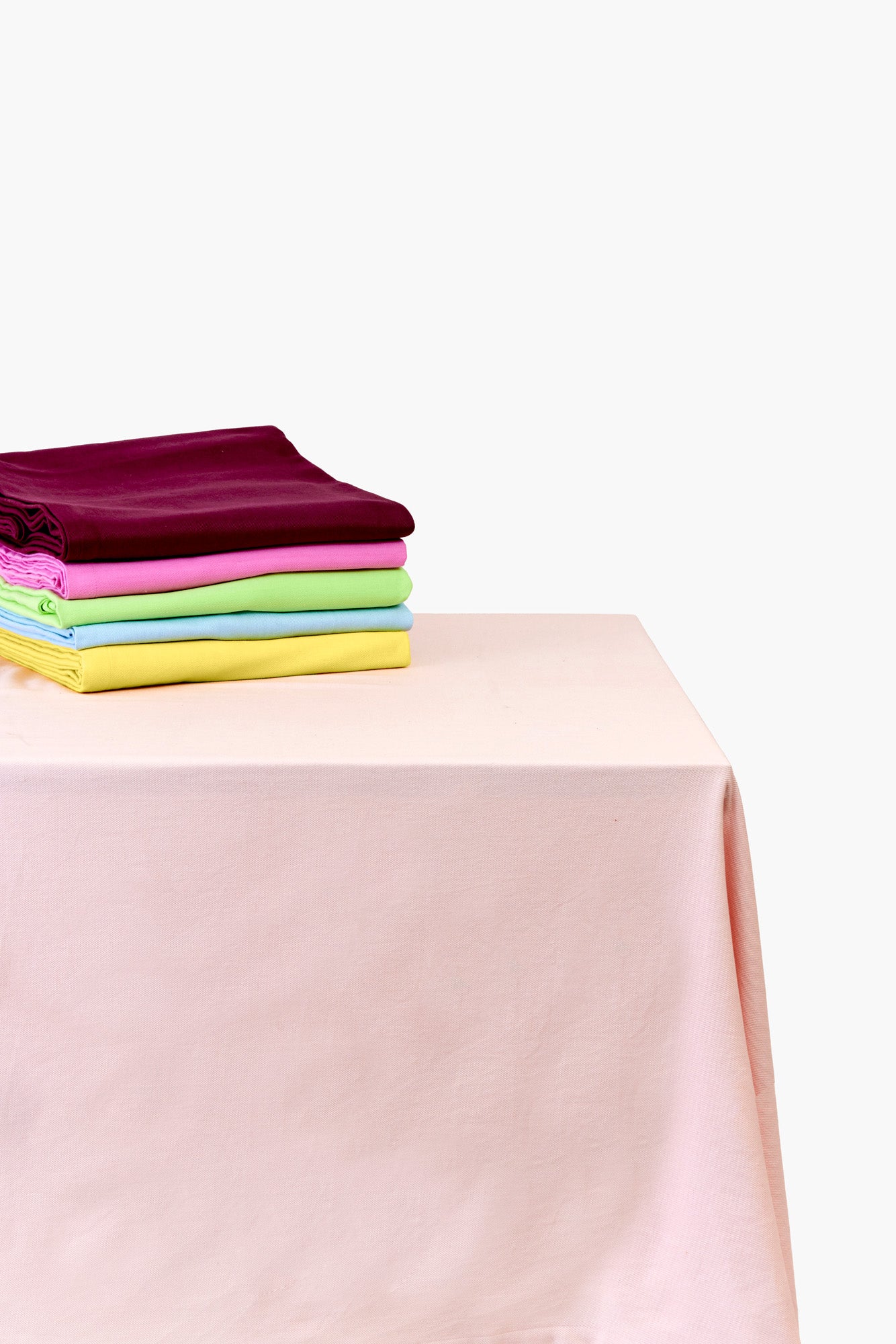 COLOR-BLOCK TABLECLOTH 