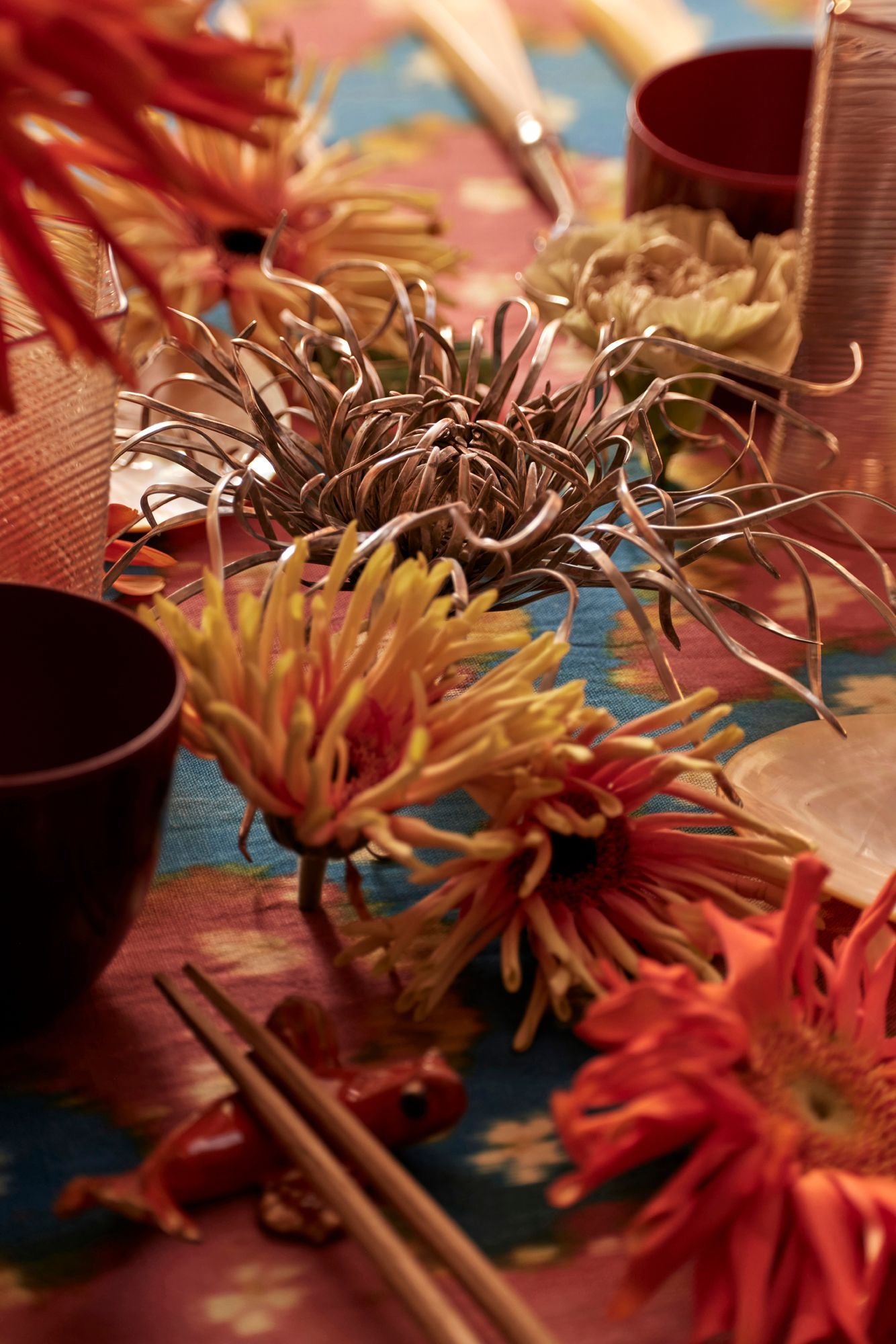 LUMIÈRE AFFAIR TABLE FOR 8.