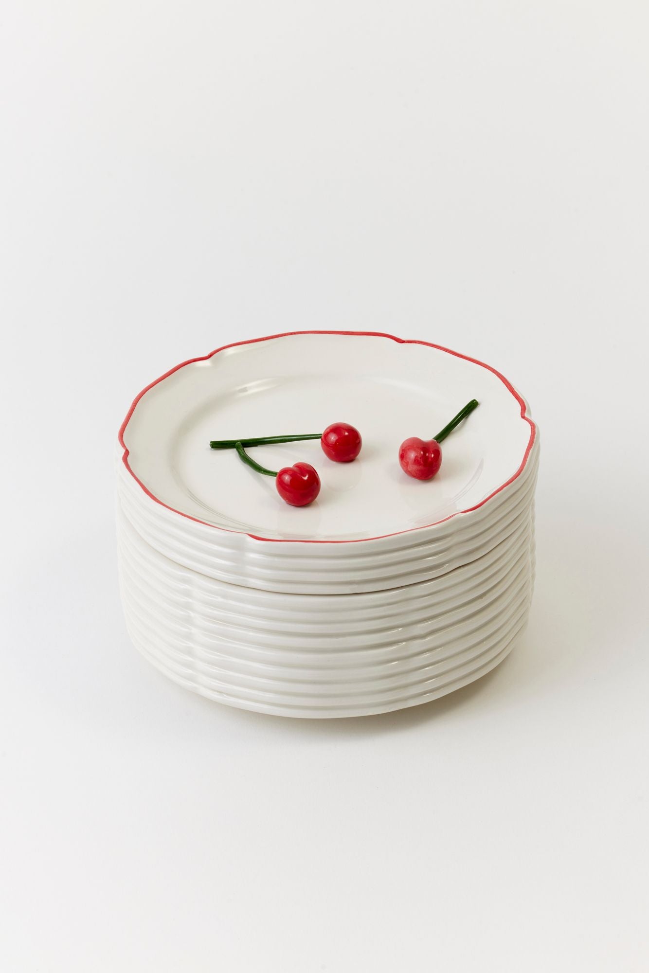 CHERRIES TROMPE L’OEIL CERAMIC BOX.